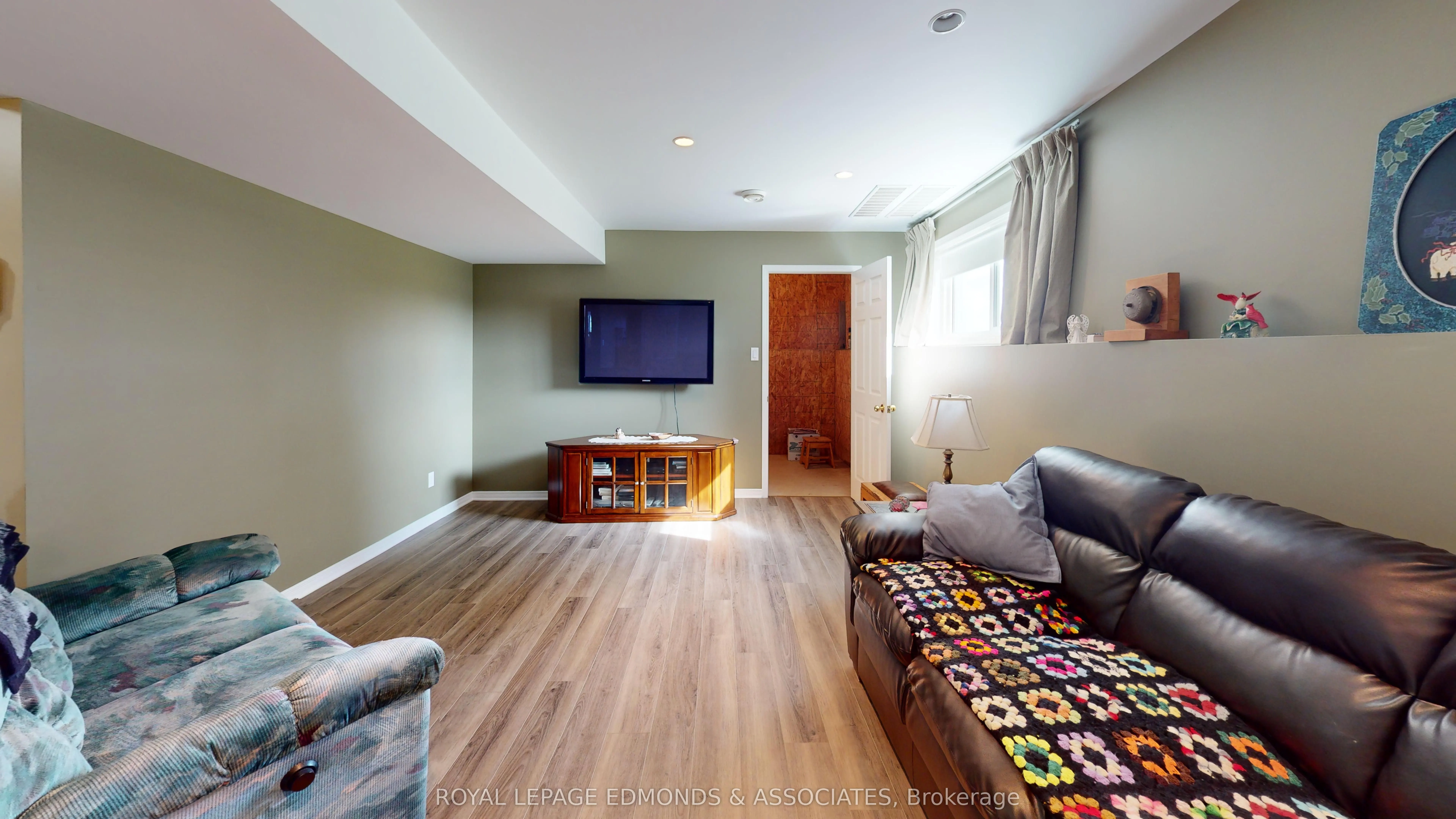 1388 Bromley Line E