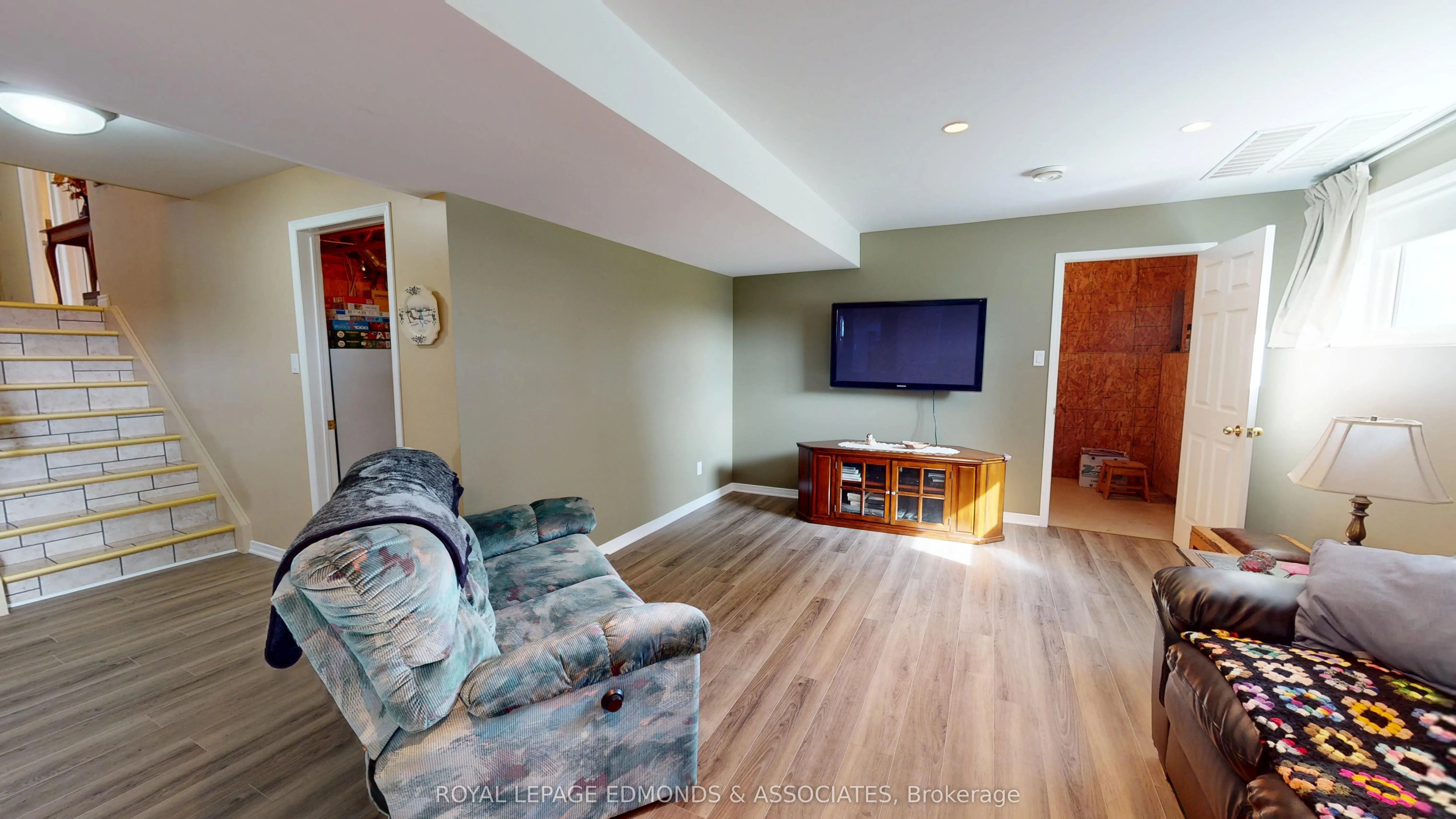 1388 Bromley Line E