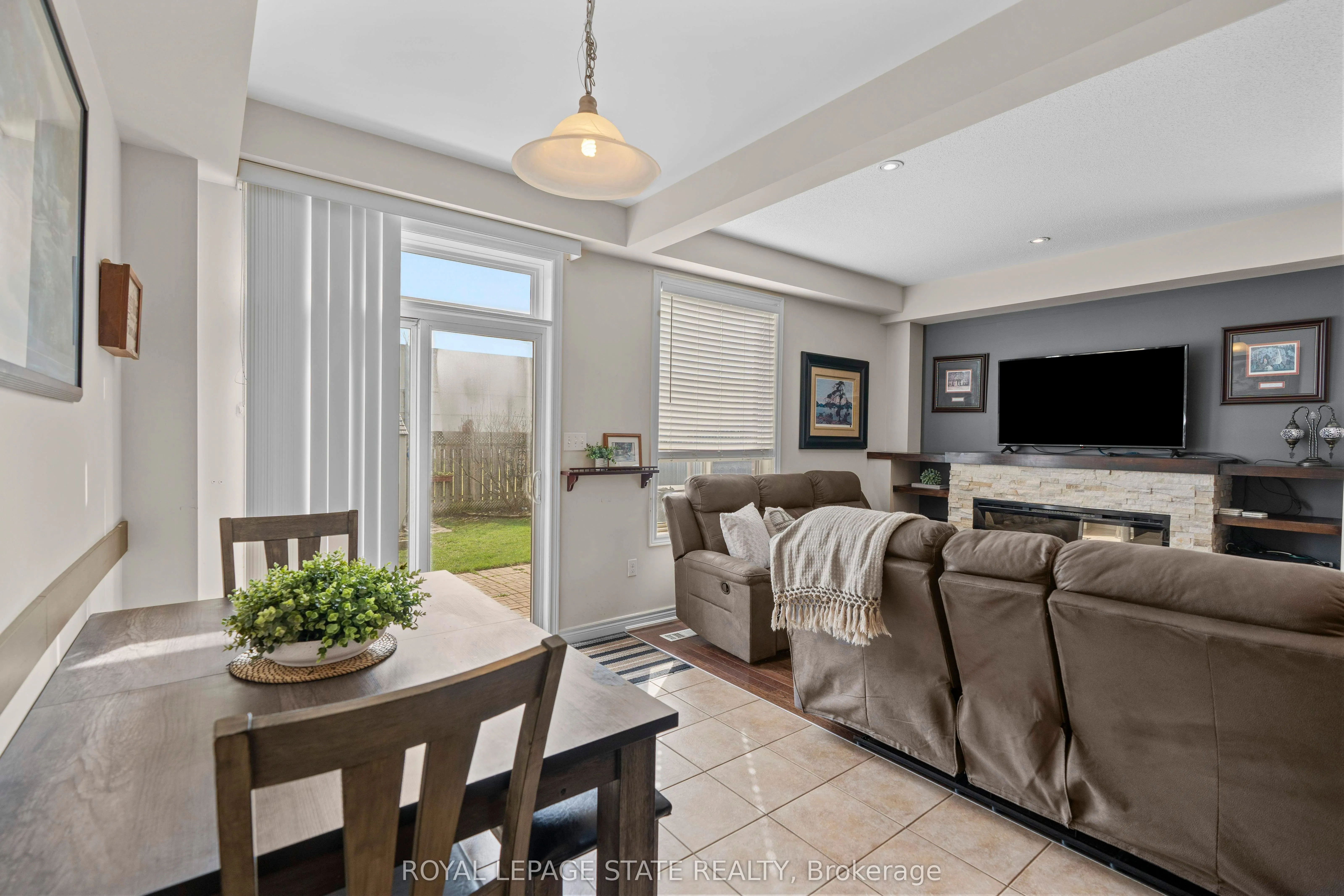 27 Marina Point Crescent