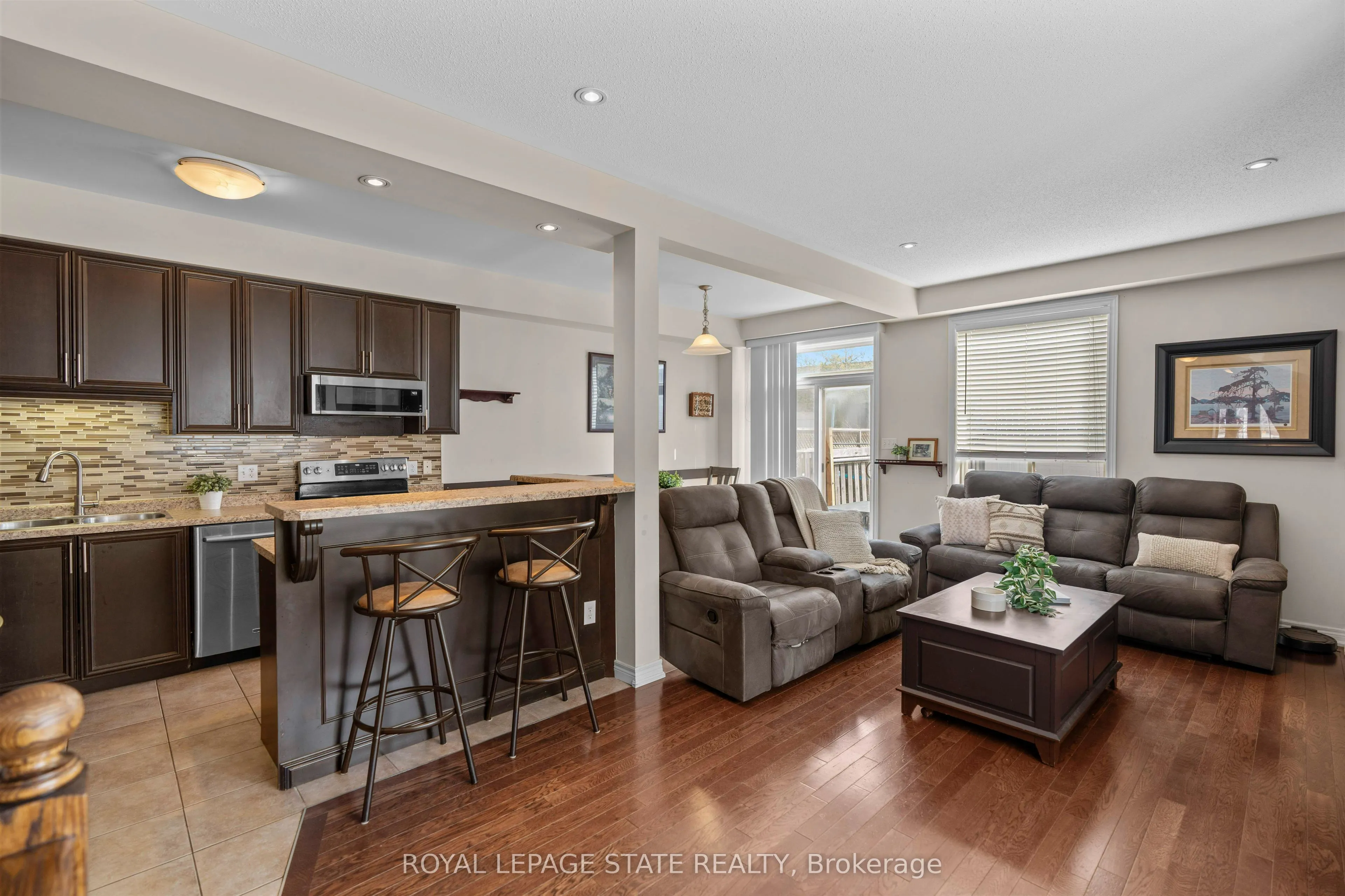 27 Marina Point Crescent
