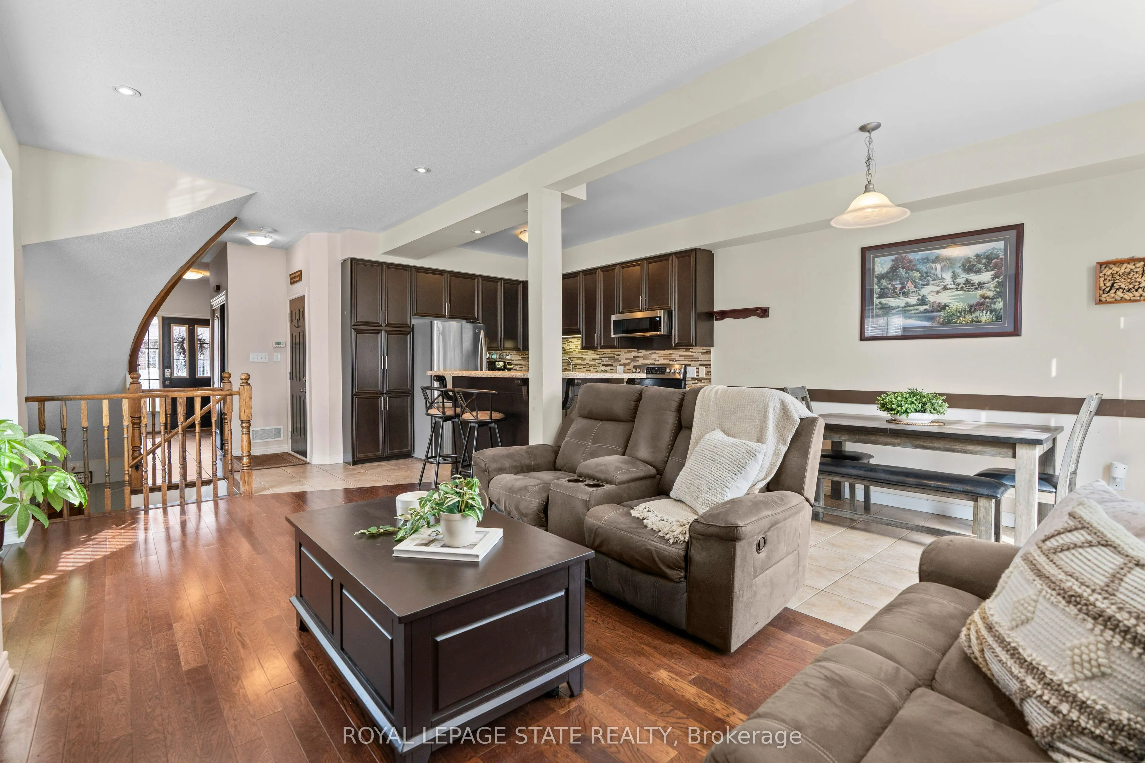 27 Marina Point Crescent