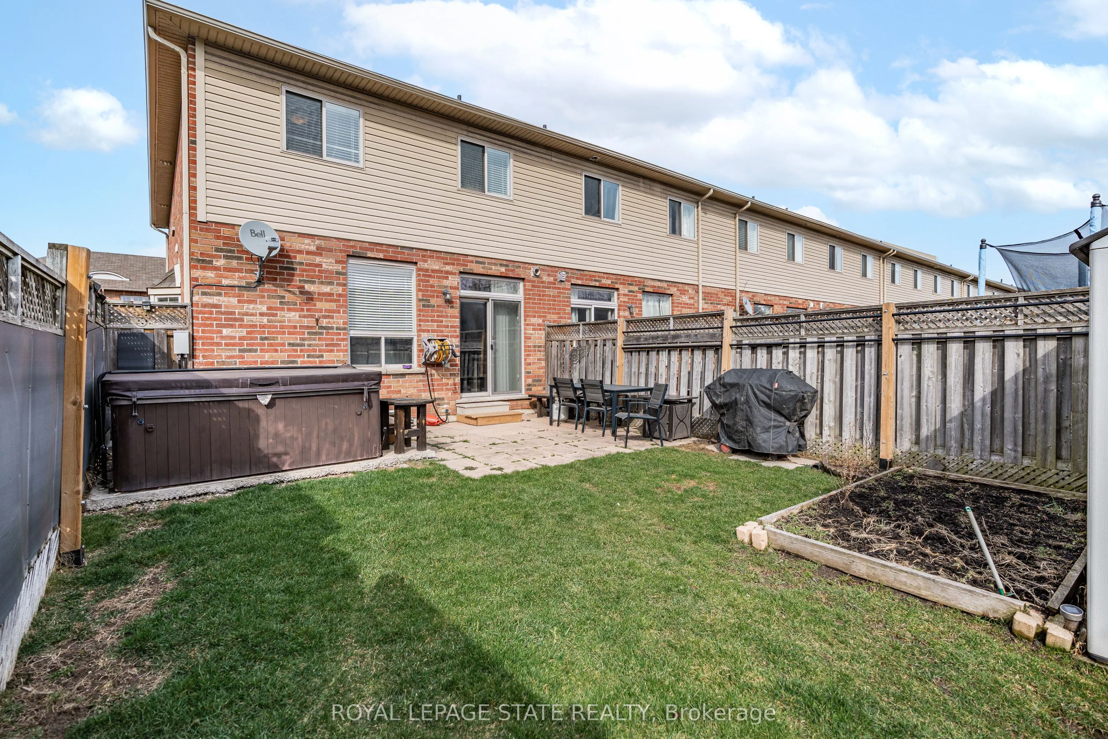 27 Marina Point Crescent
