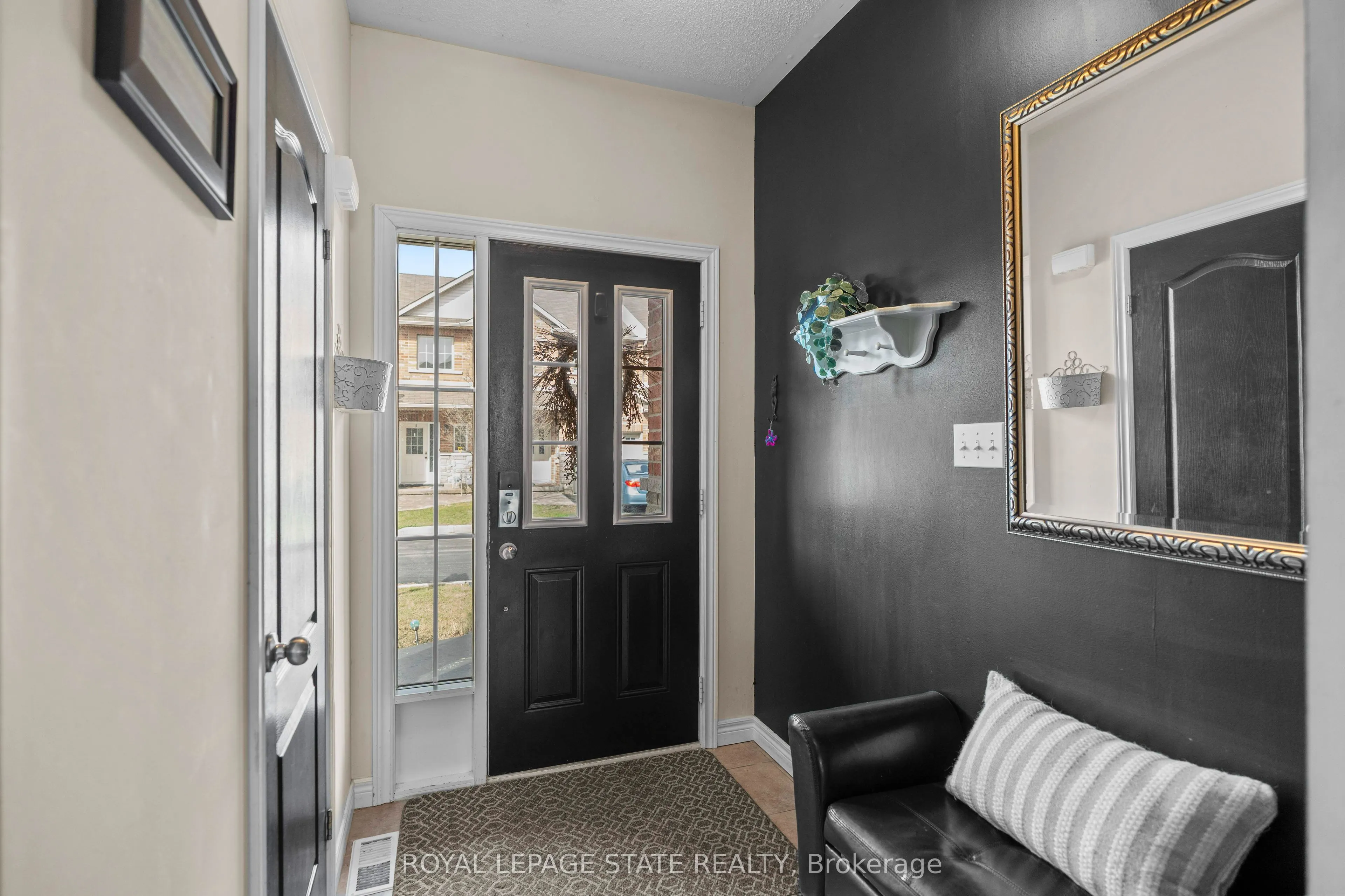 27 Marina Point Crescent