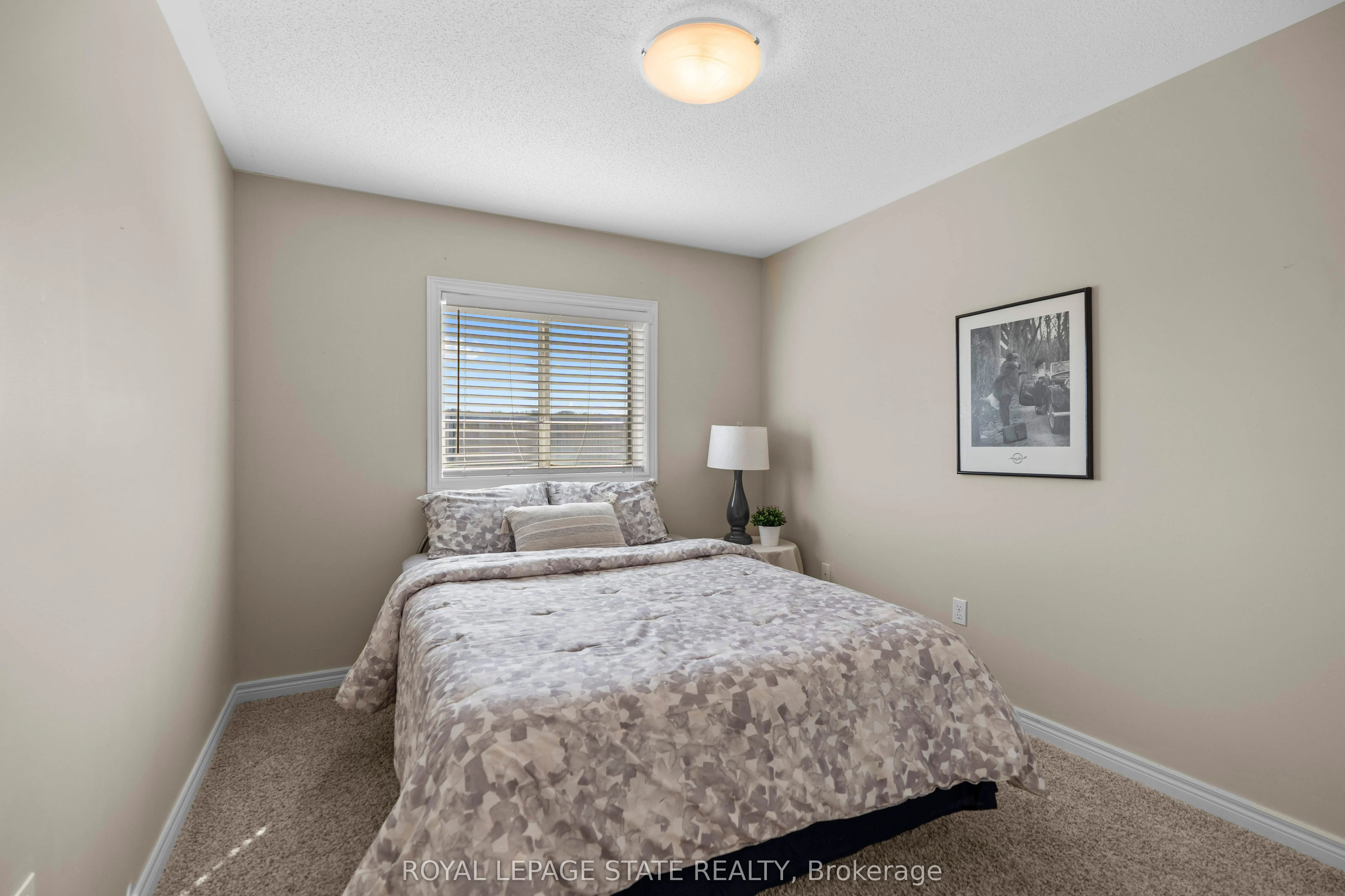 27 Marina Point Crescent