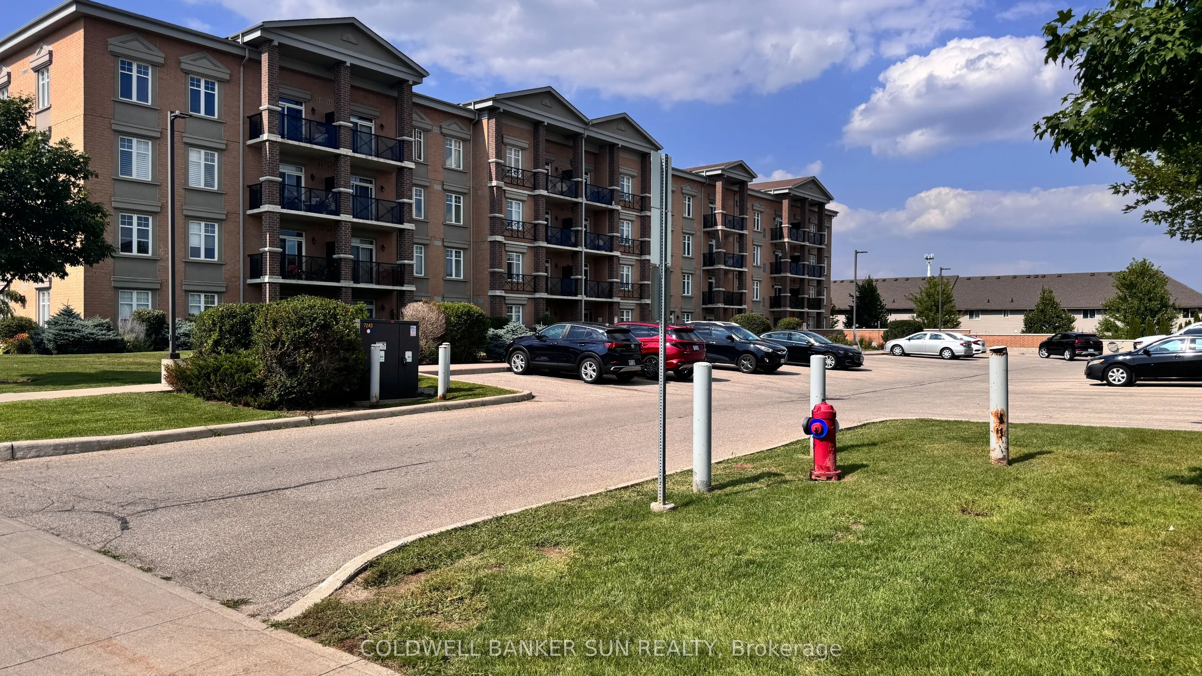 2 Colonial Drive, #211