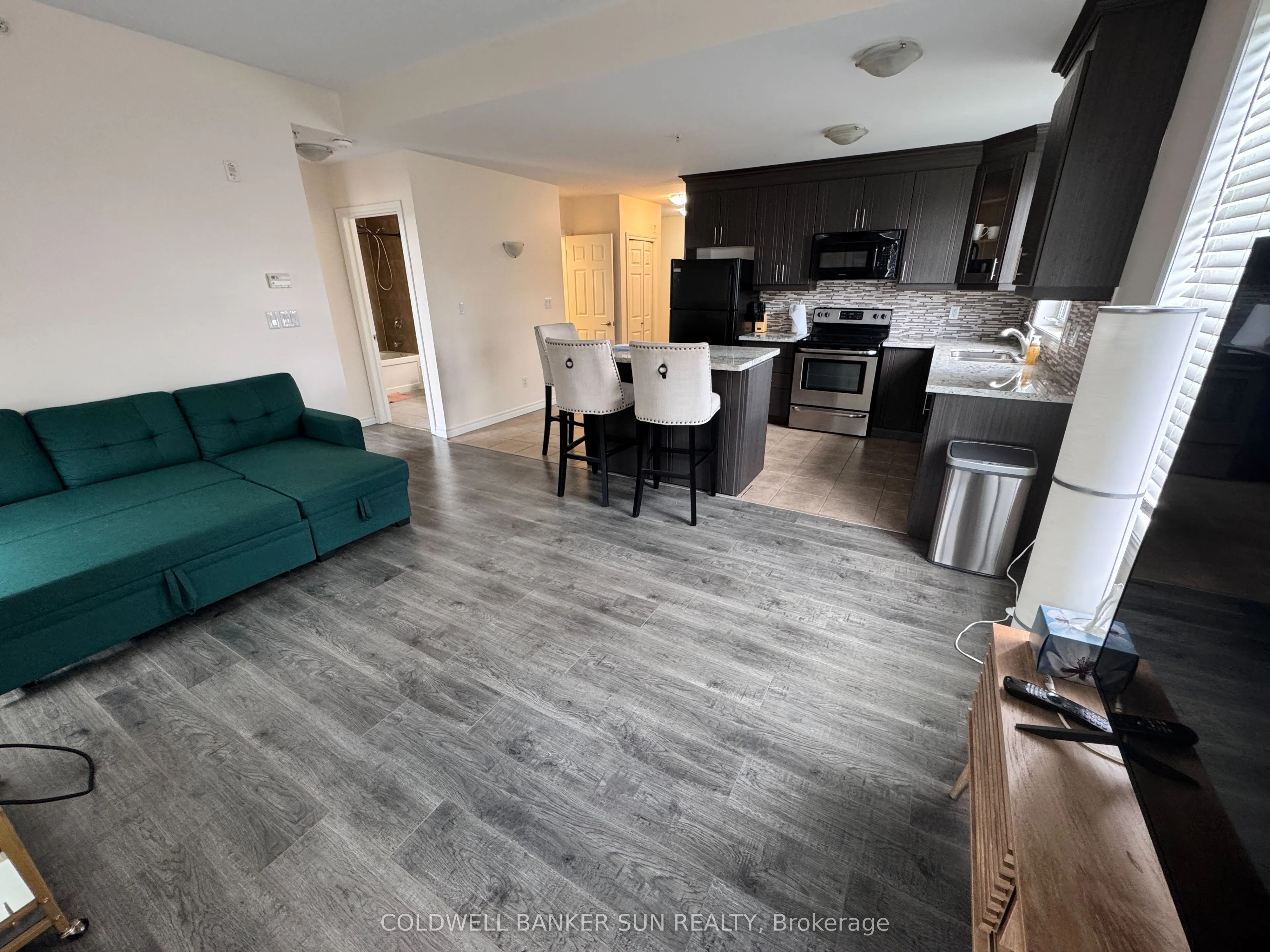 2 Colonial Drive, #211