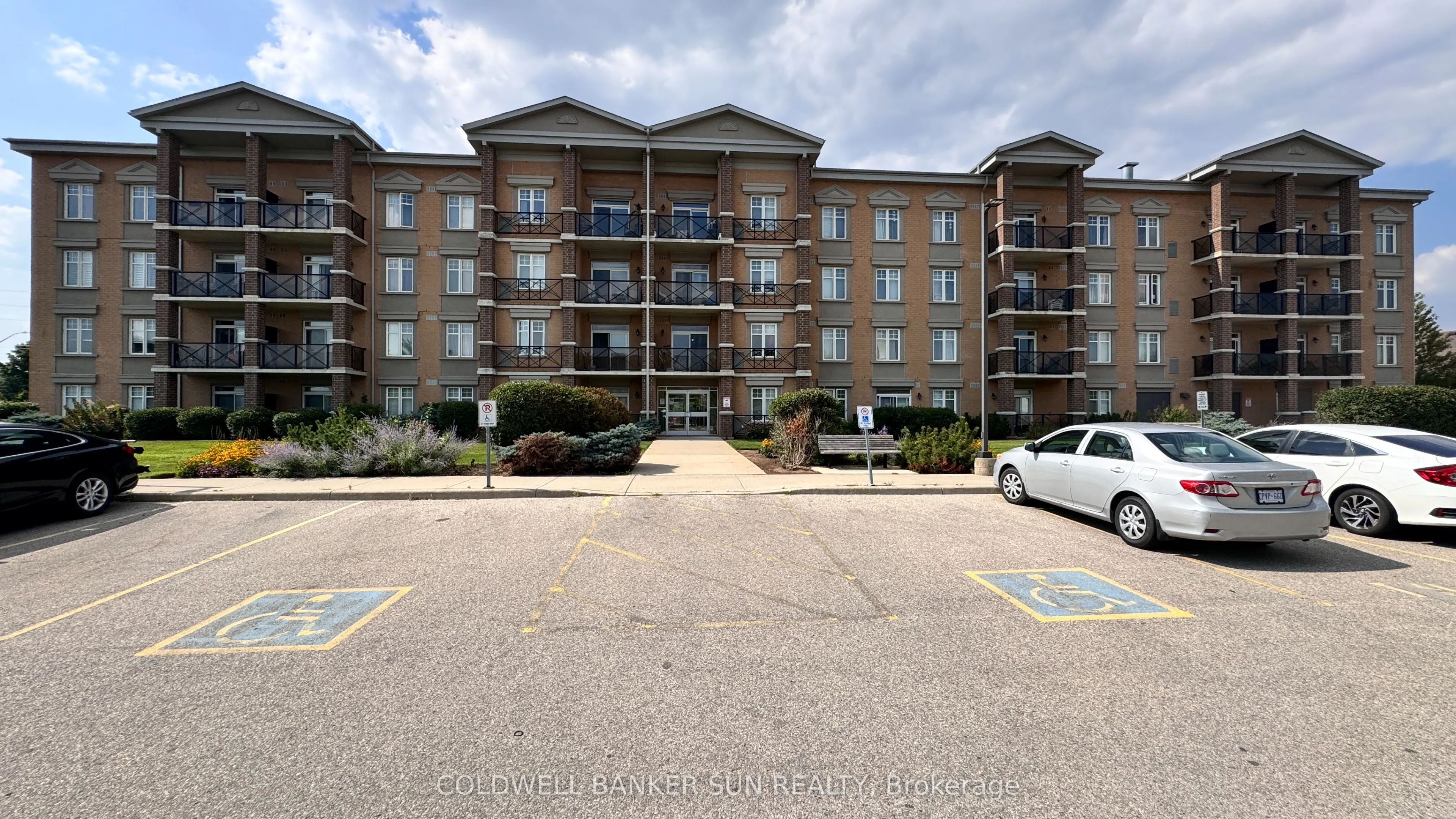 2 Colonial Drive, #211