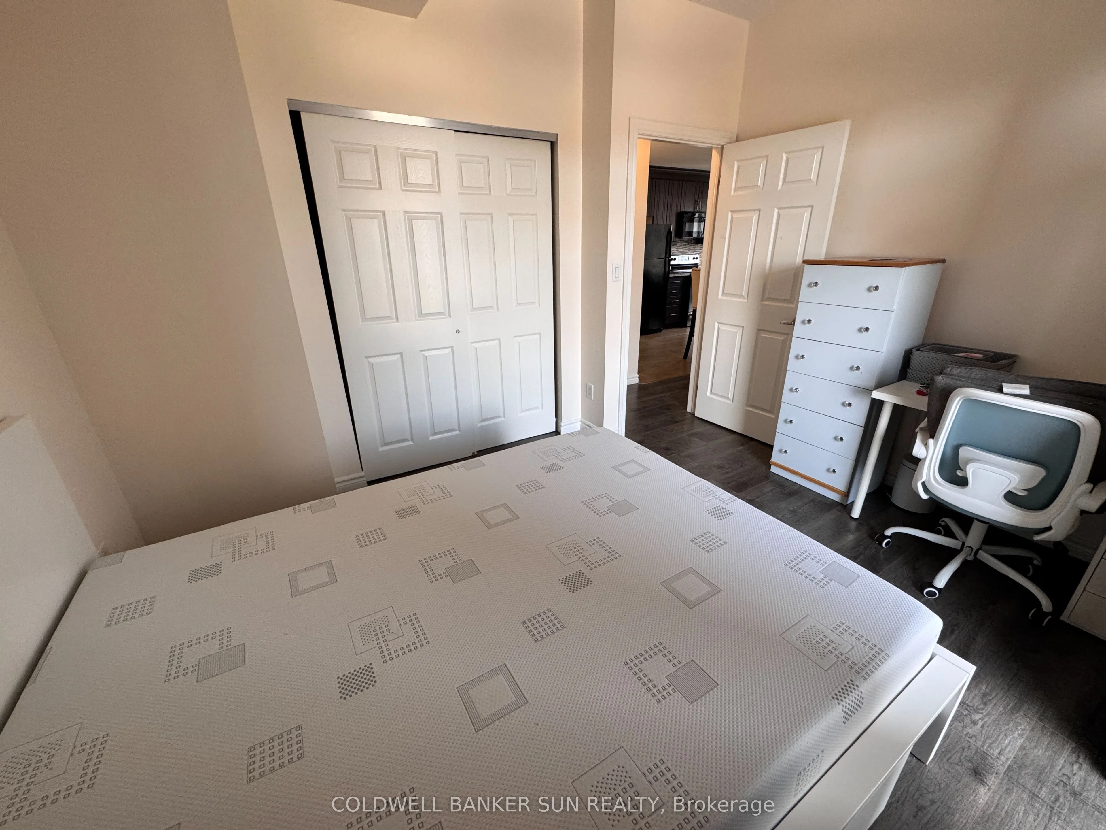 2 Colonial Drive, #211