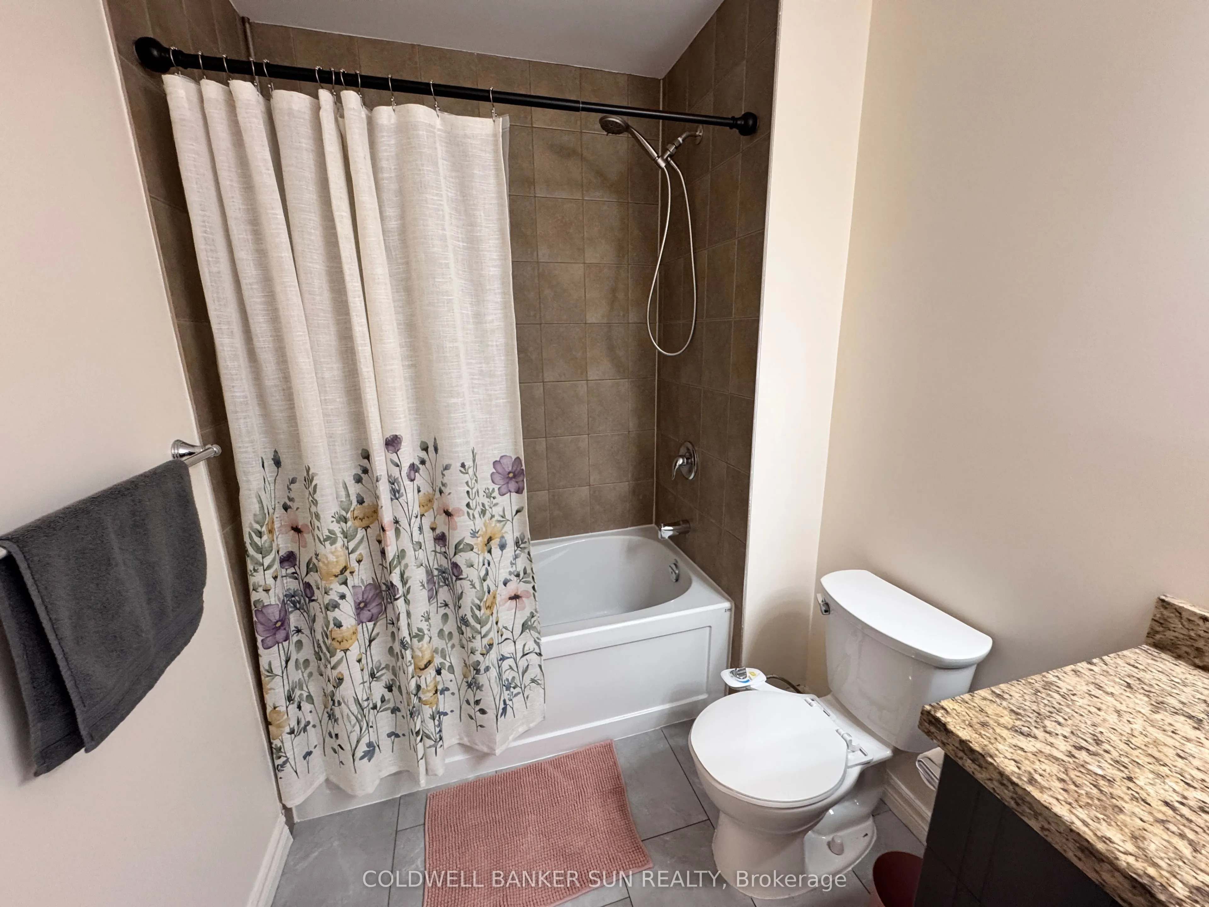 2 Colonial Drive, #211