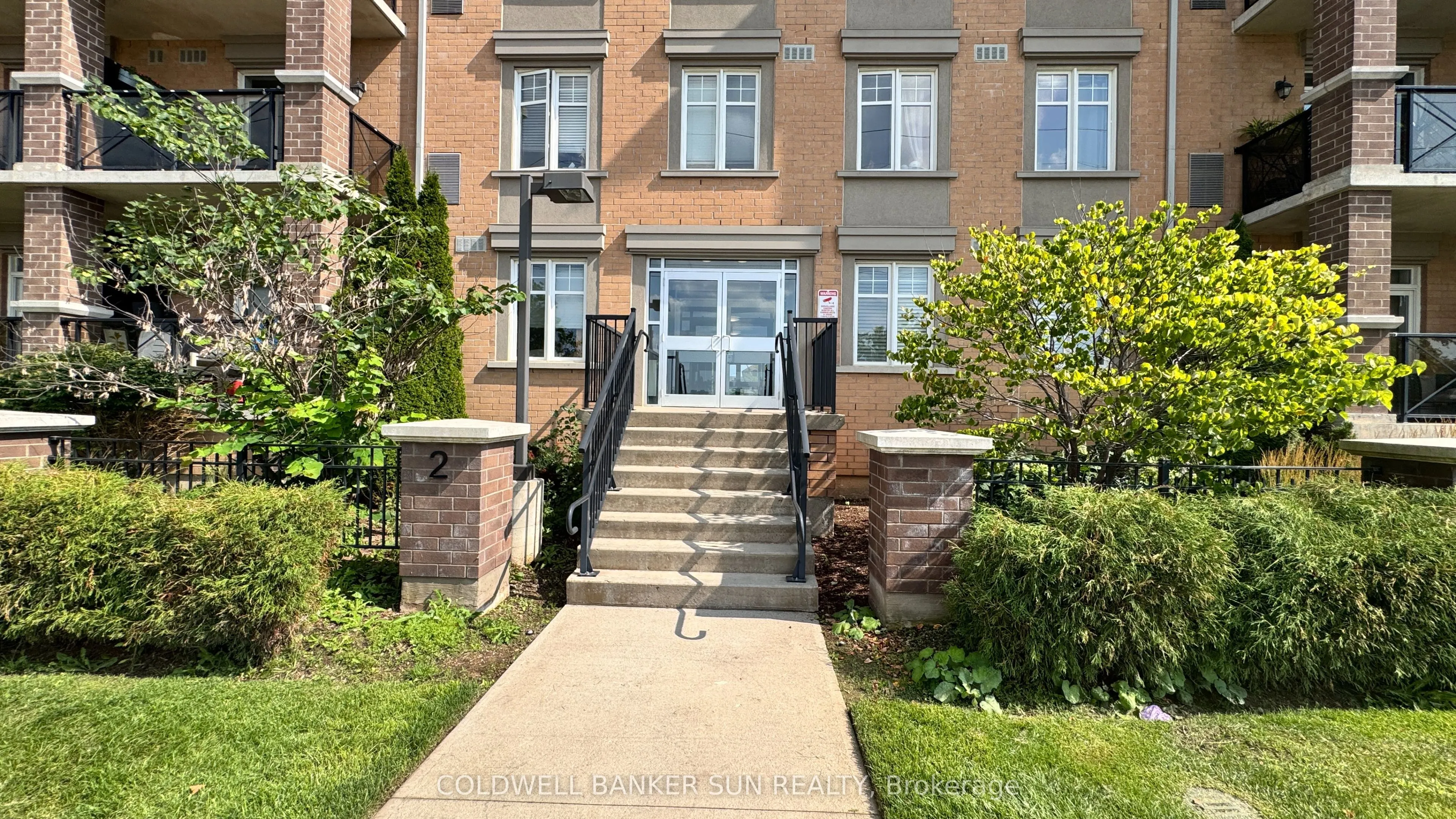 2 Colonial Drive, #211