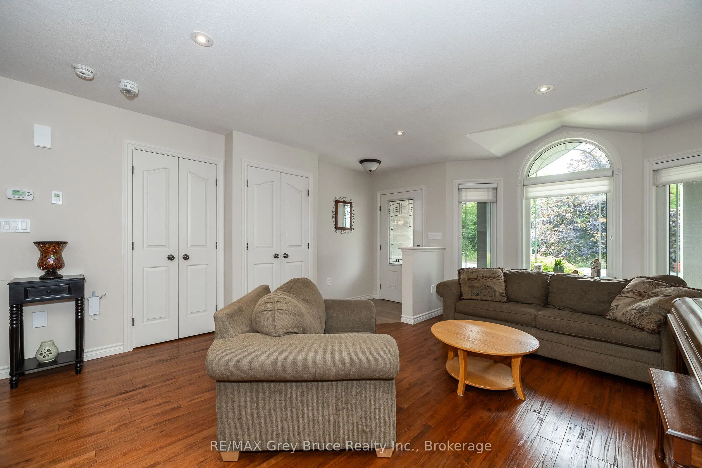 2591 7th Ave E
