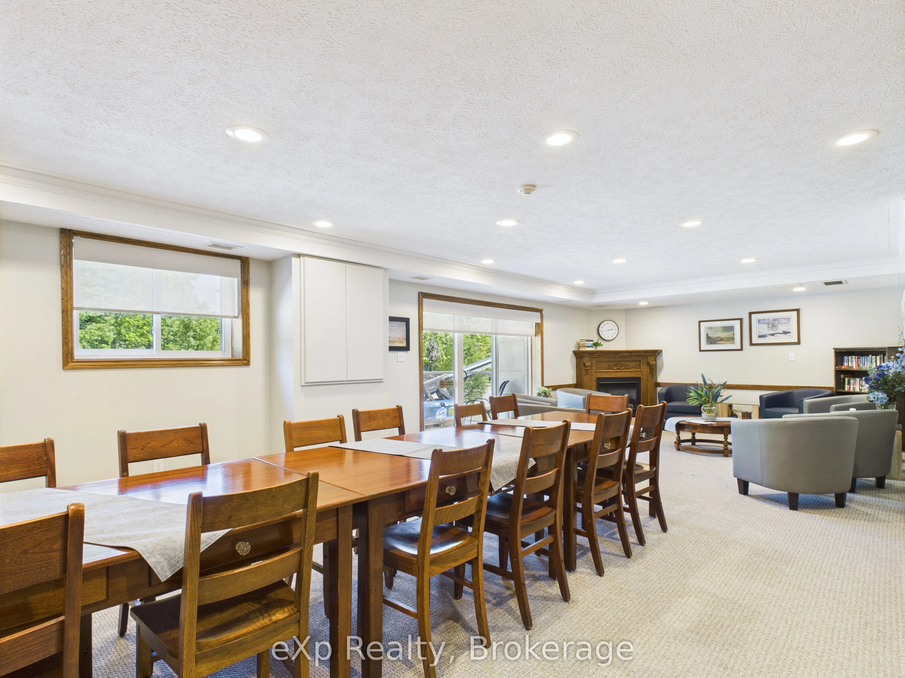 85 William Street N, #202