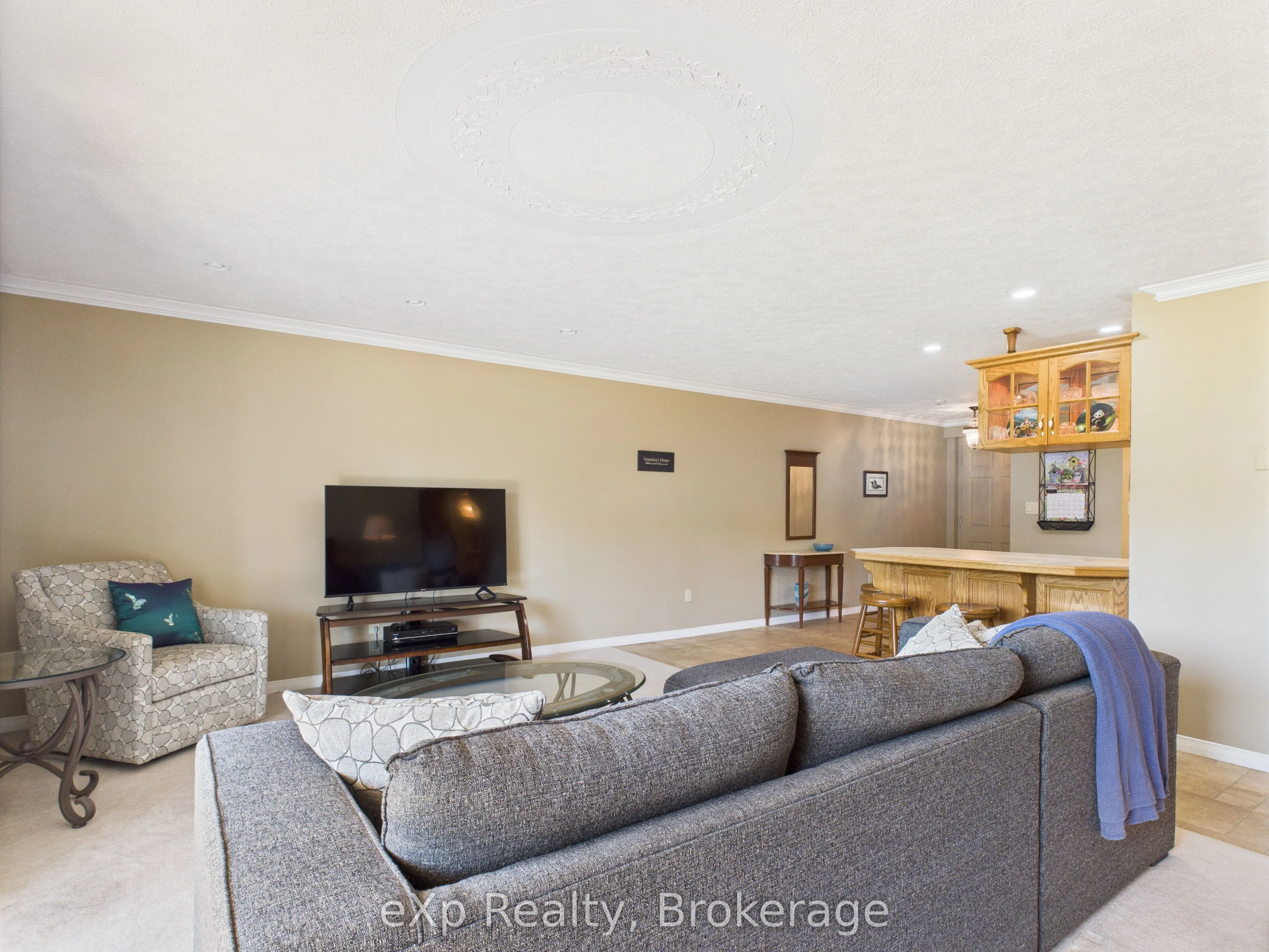 85 William Street N, #202