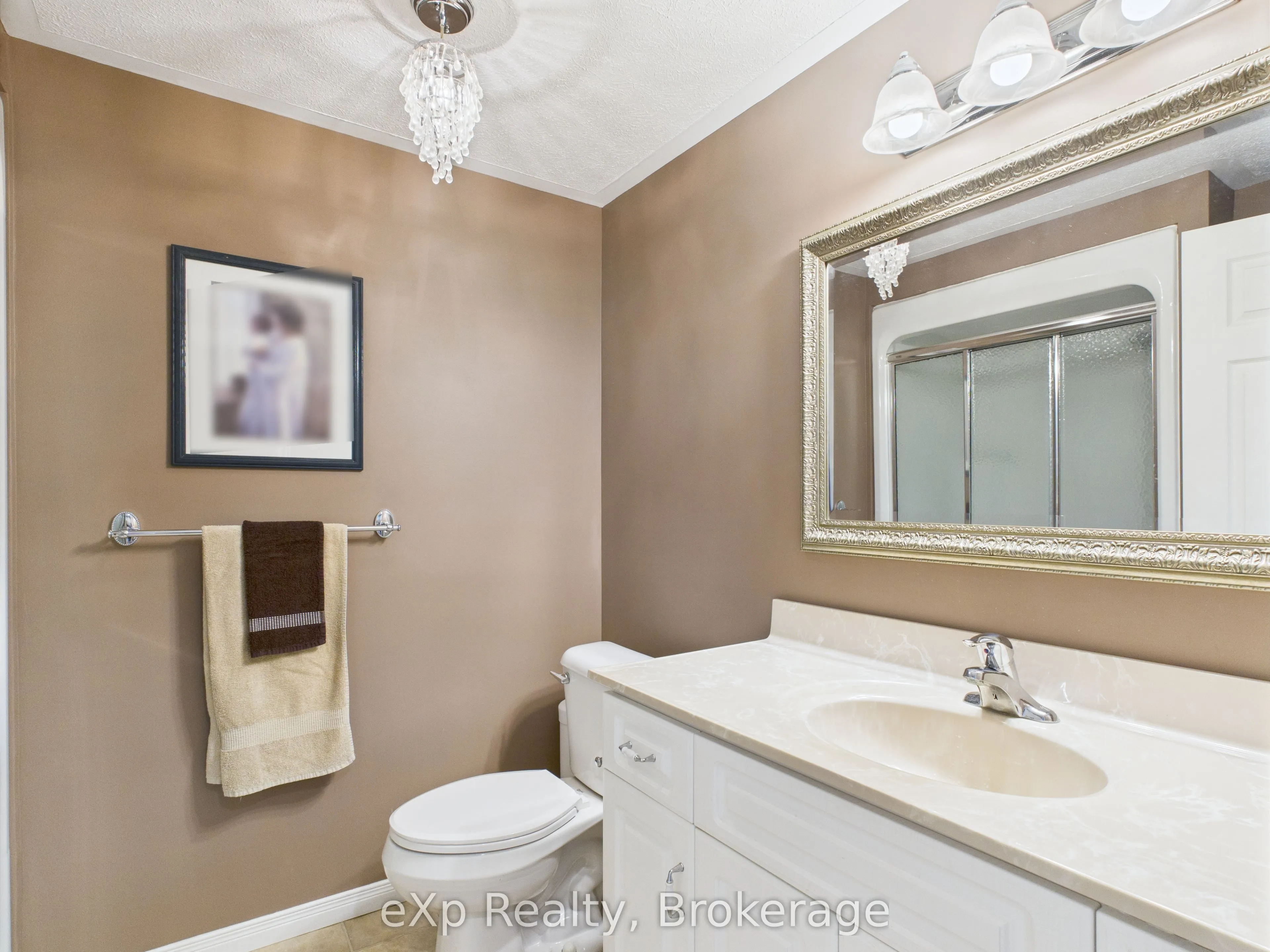 85 William Street N, #202