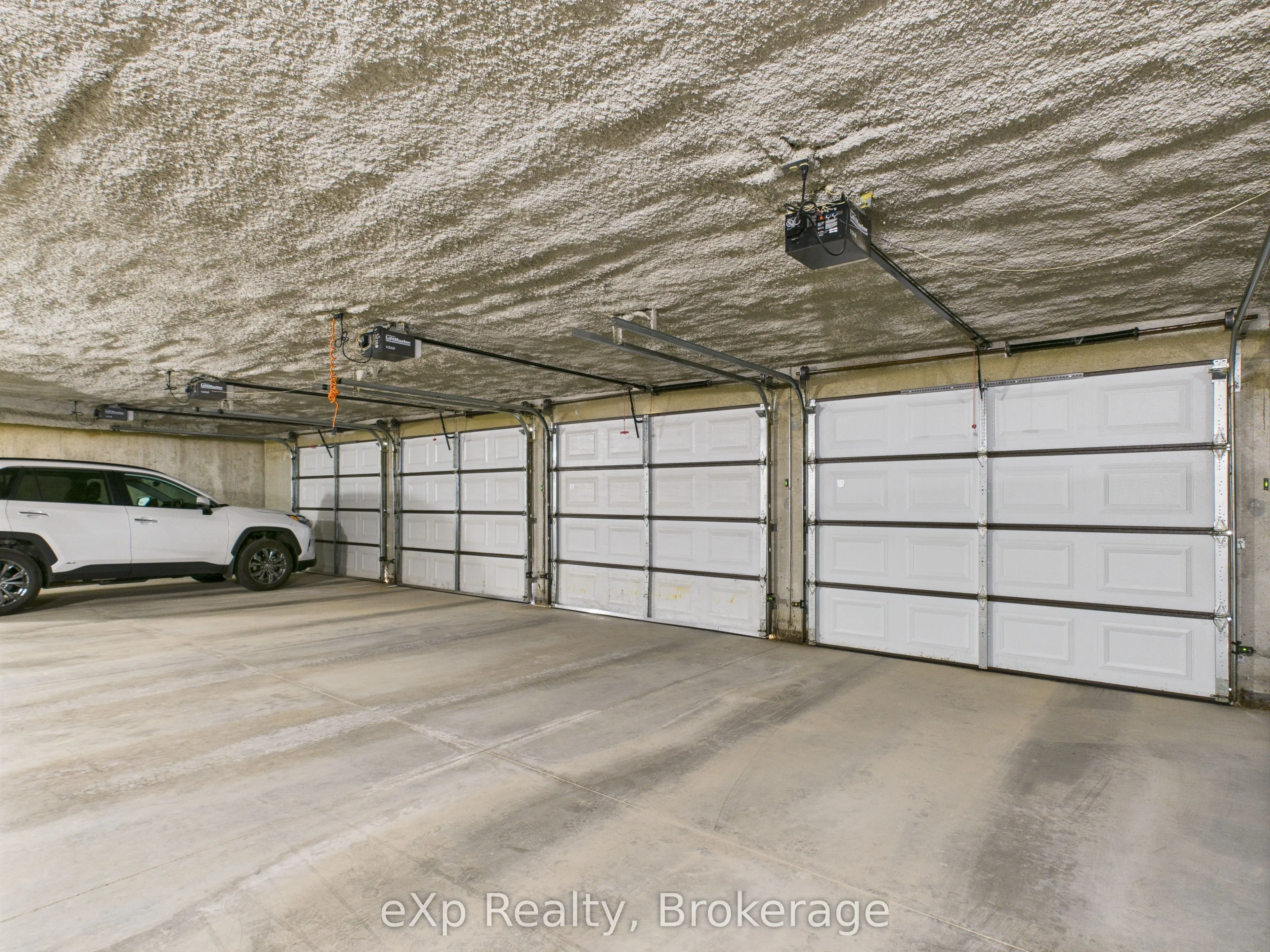 85 William Street N, #202