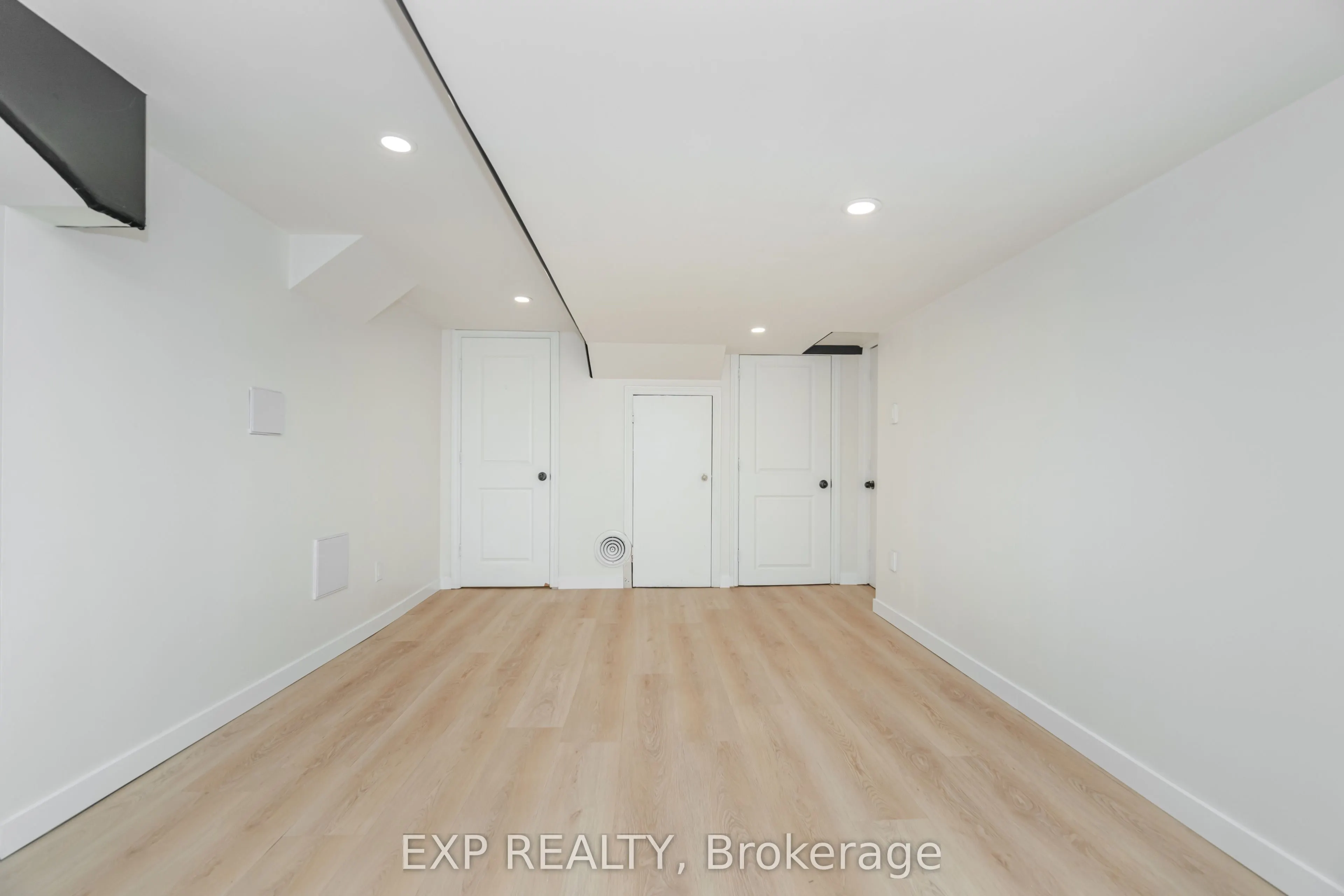214 Forest Hill Drive, #Lower