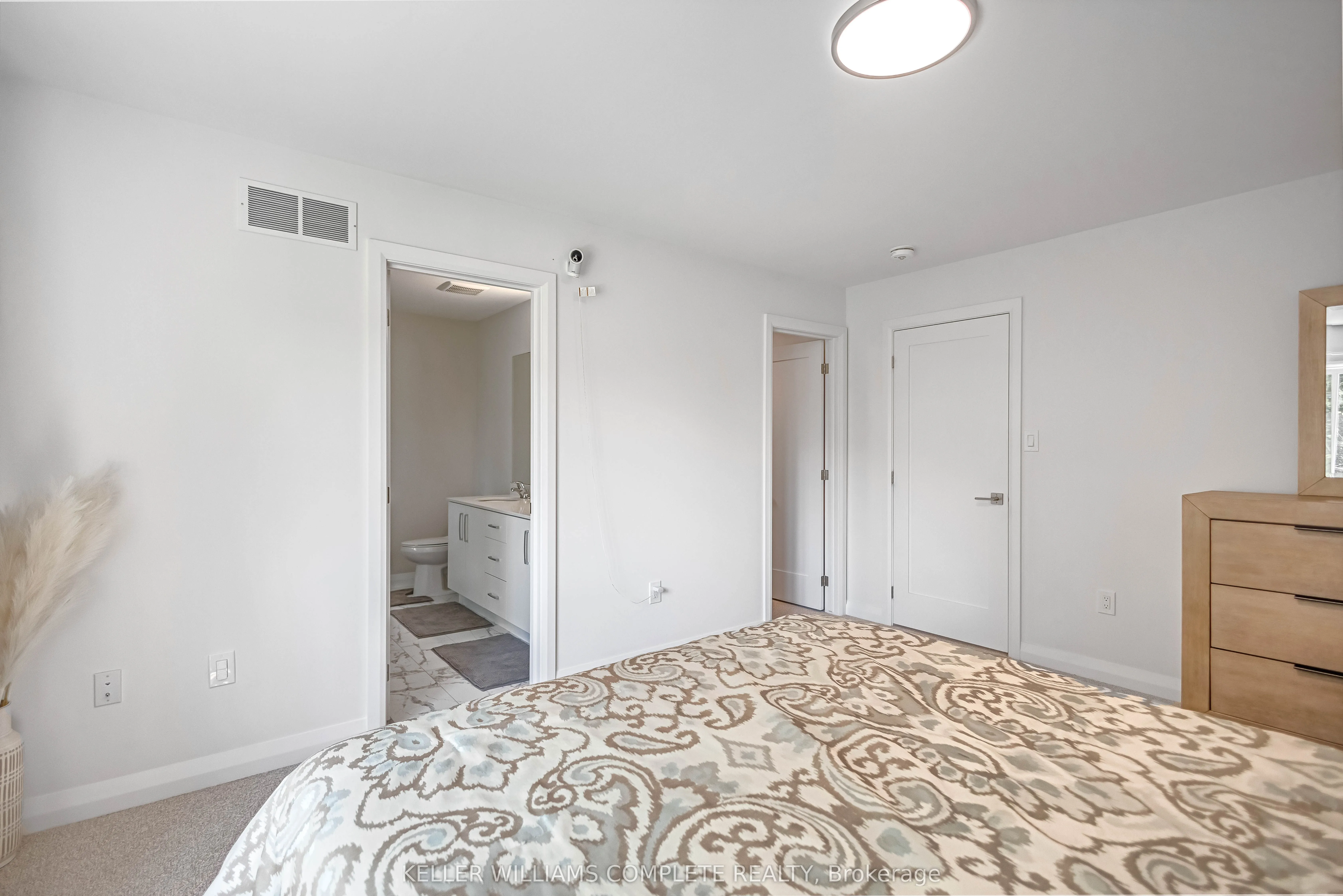 92 SHADY OAKS Trail