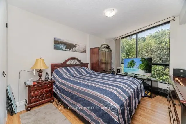 150 Charlton Avenue E, #608