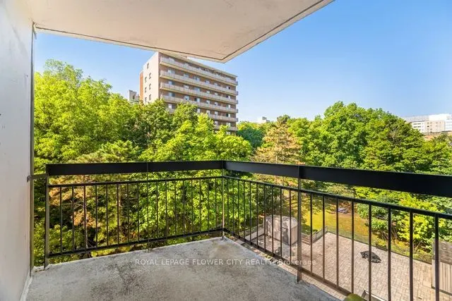 150 Charlton Avenue E, #608
