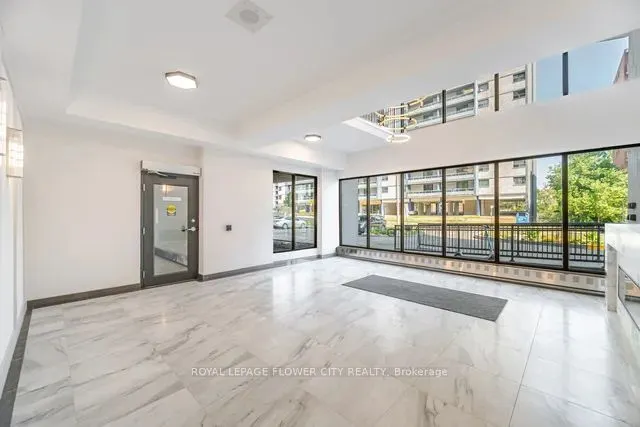 150 Charlton Avenue E, #608