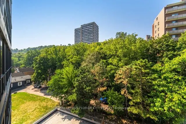 150 Charlton Avenue E, #608