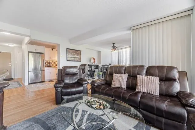 150 Charlton Avenue E, #608