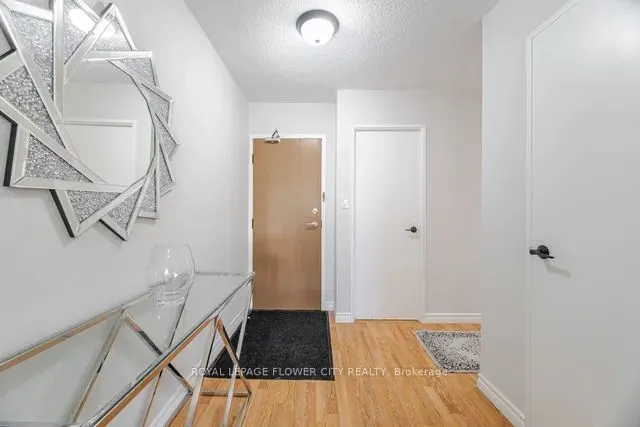150 Charlton Avenue E, #608