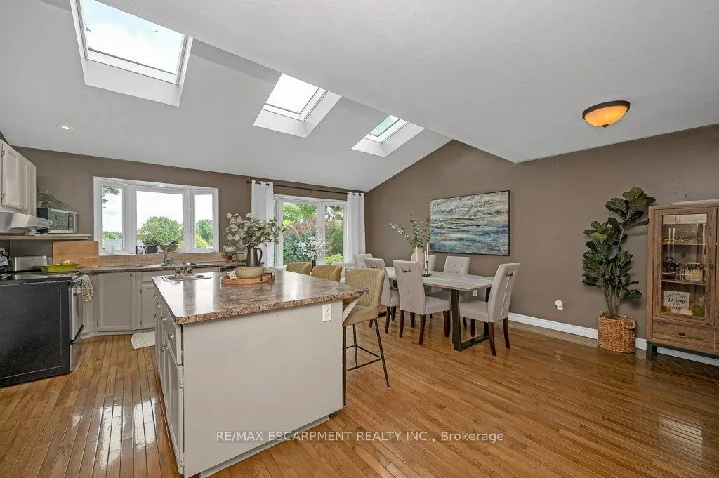480 Mohawk Road W