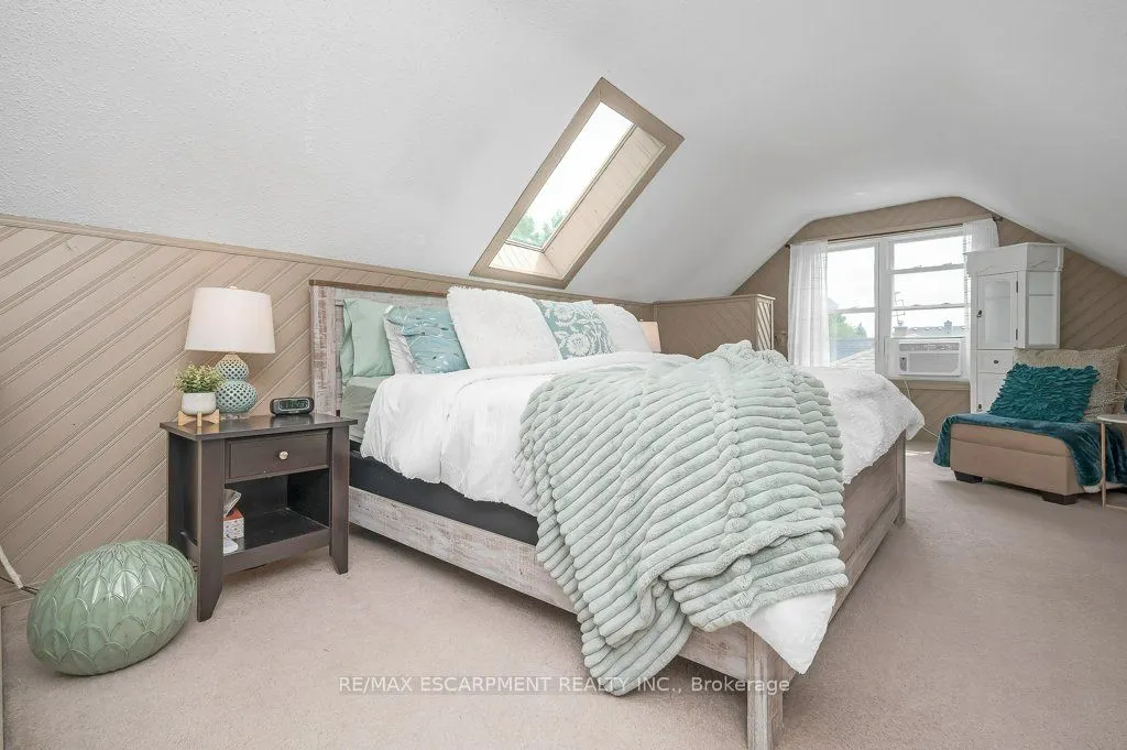 480 Mohawk Road W