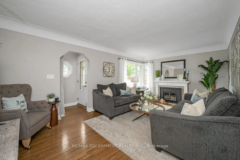 480 Mohawk Road W