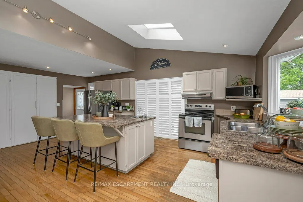 480 Mohawk Road W