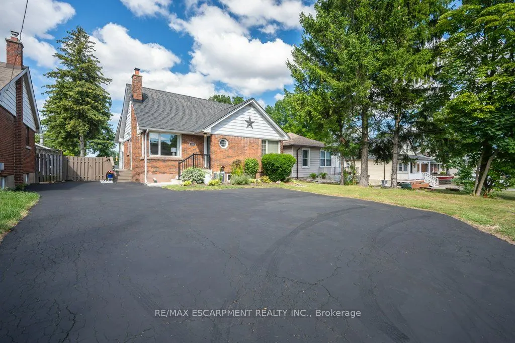 480 Mohawk Road W