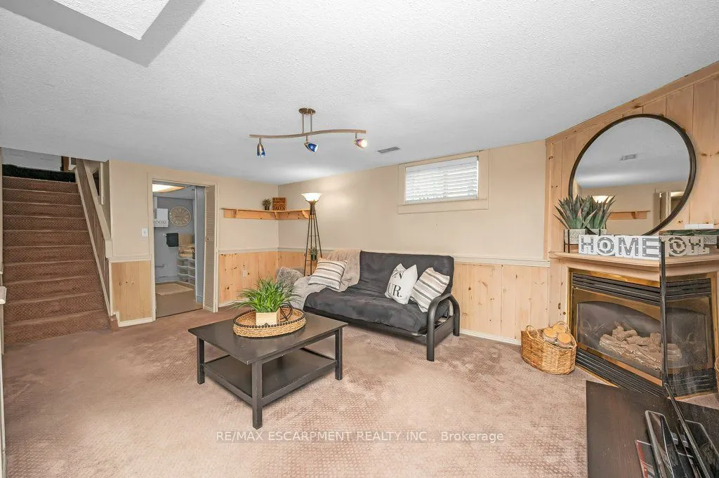 480 Mohawk Road W