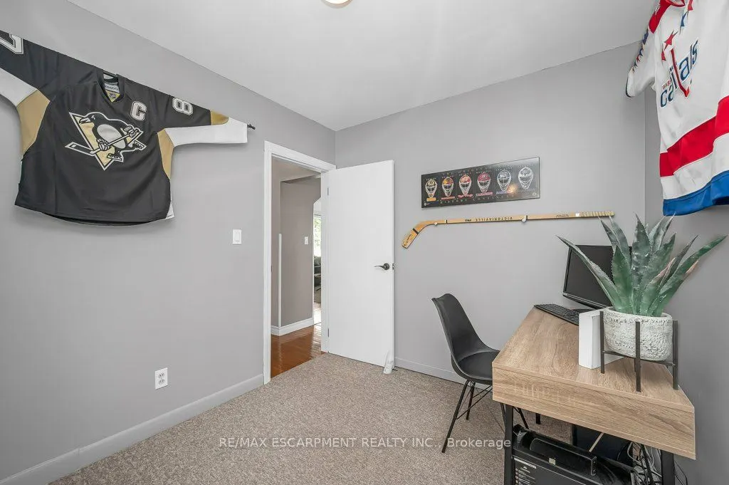 480 Mohawk Road W