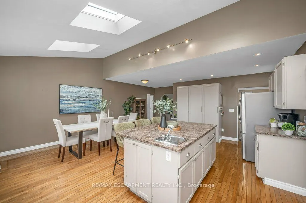 480 Mohawk Road W