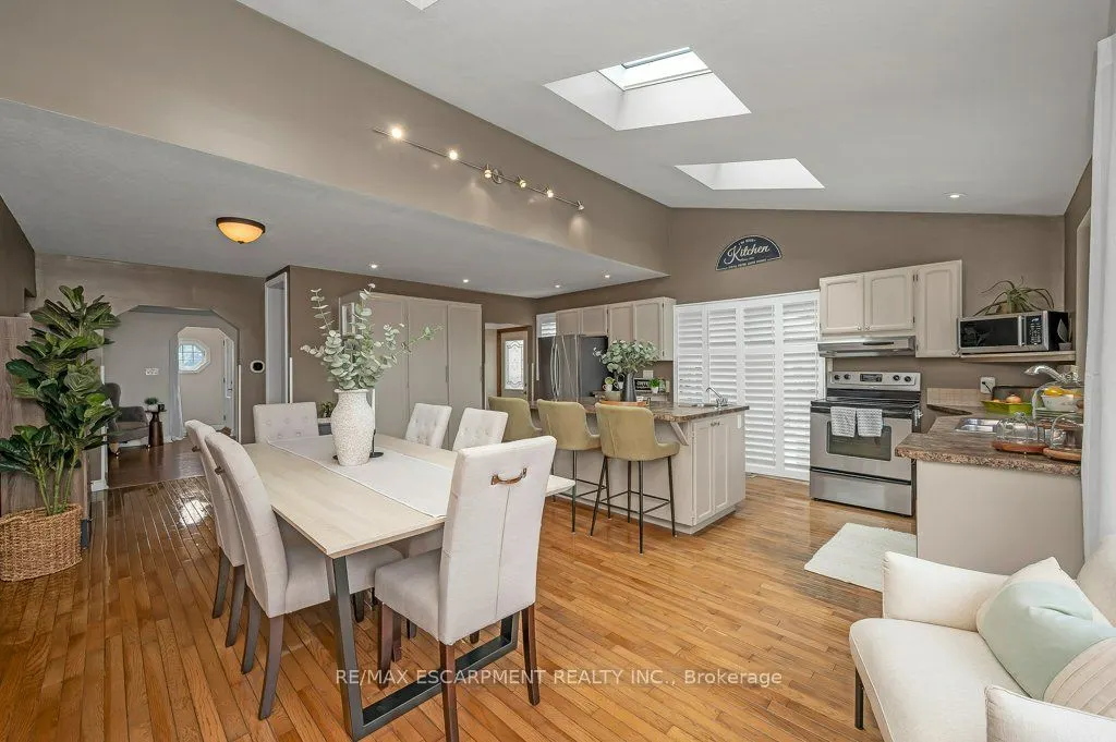 480 Mohawk Road W
