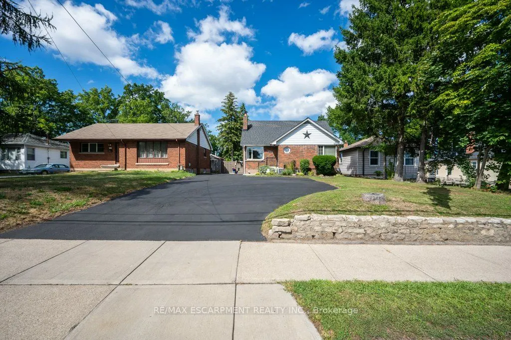 480 Mohawk Road W