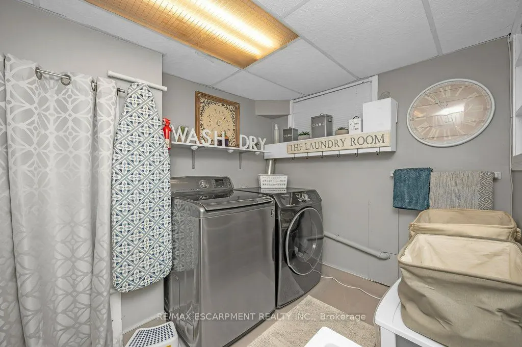 480 Mohawk Road W