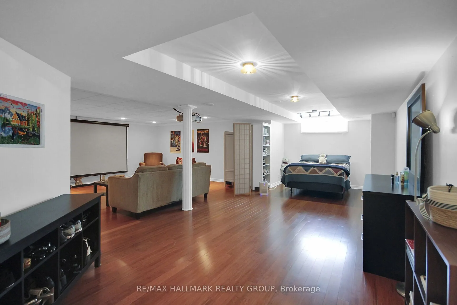 30 OAKBRIAR Crescent