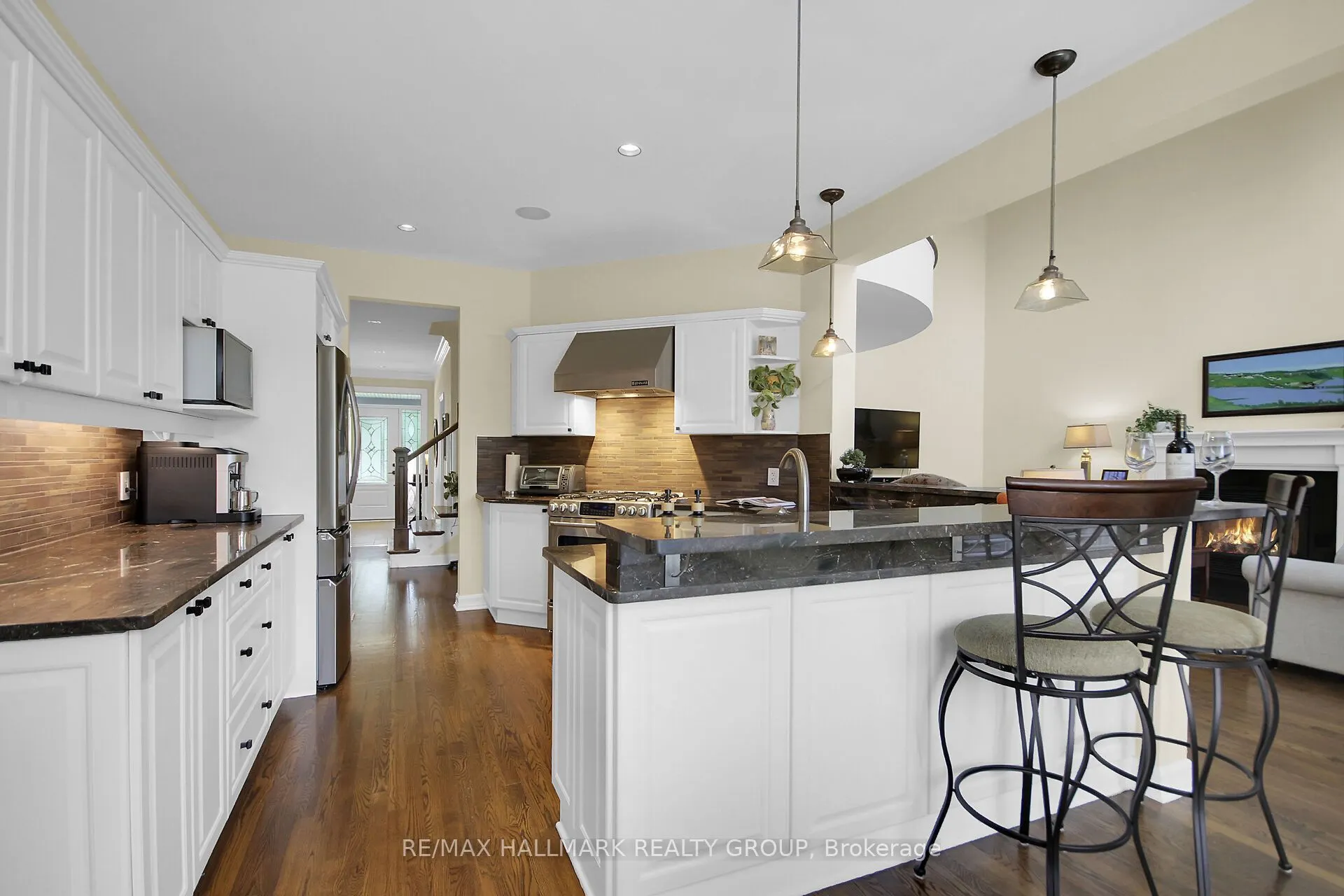 30 OAKBRIAR Crescent