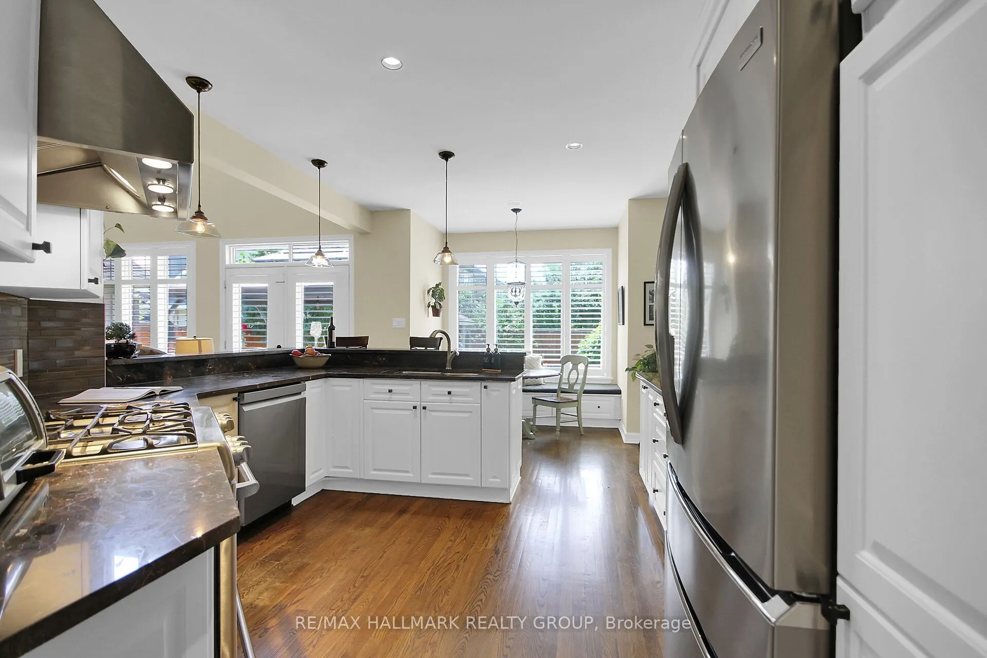 30 OAKBRIAR Crescent