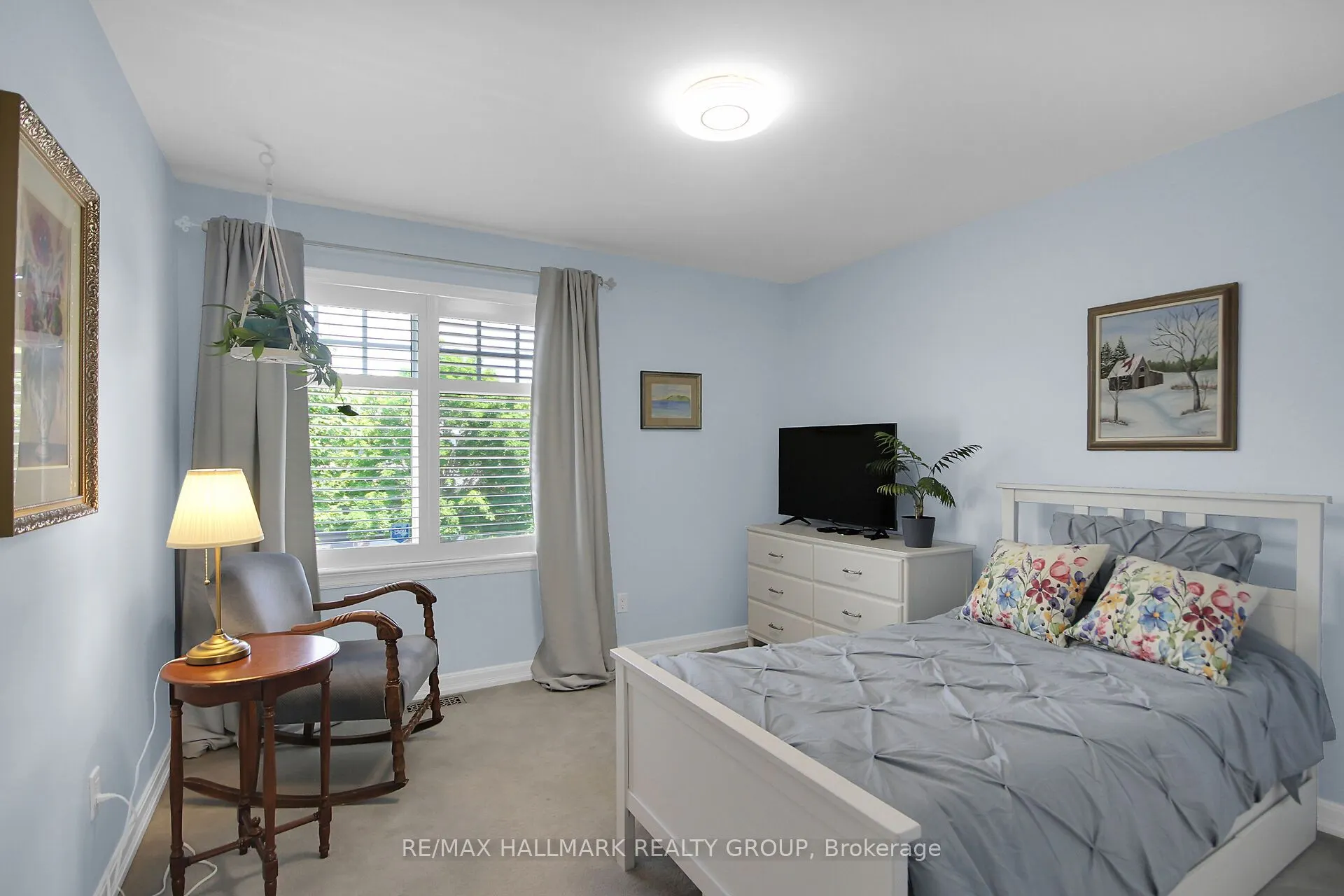 30 OAKBRIAR Crescent