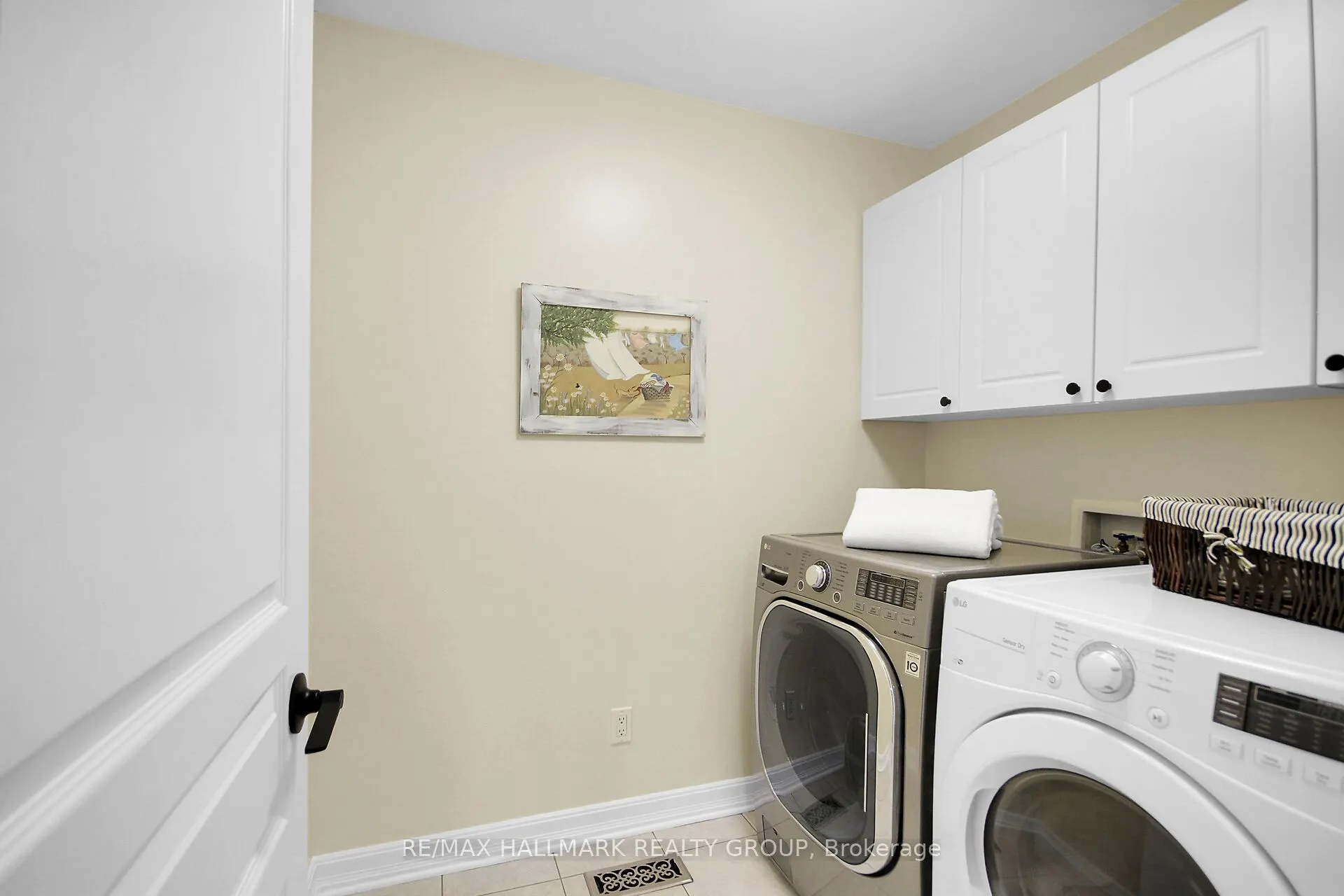 30 OAKBRIAR Crescent