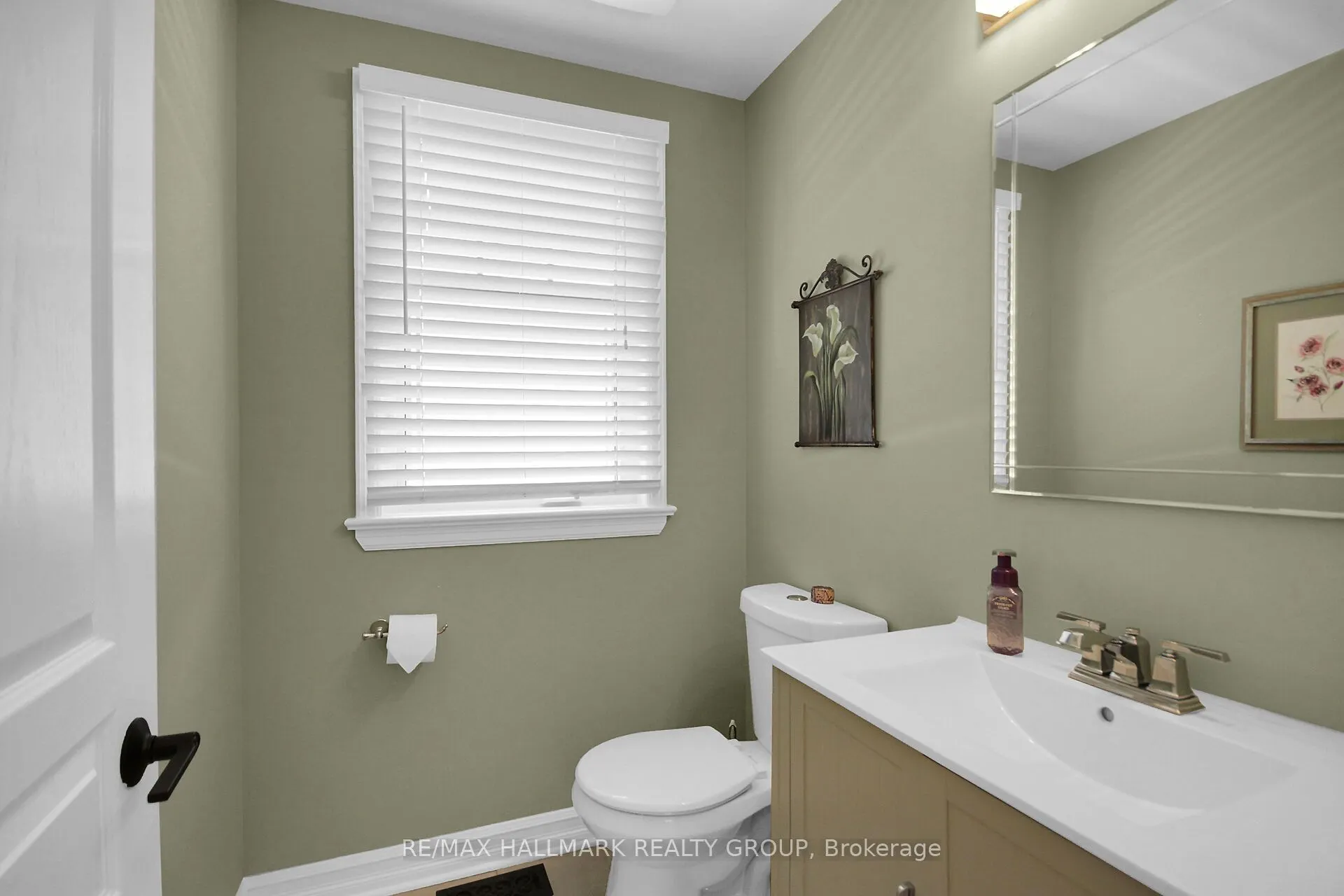 30 OAKBRIAR Crescent