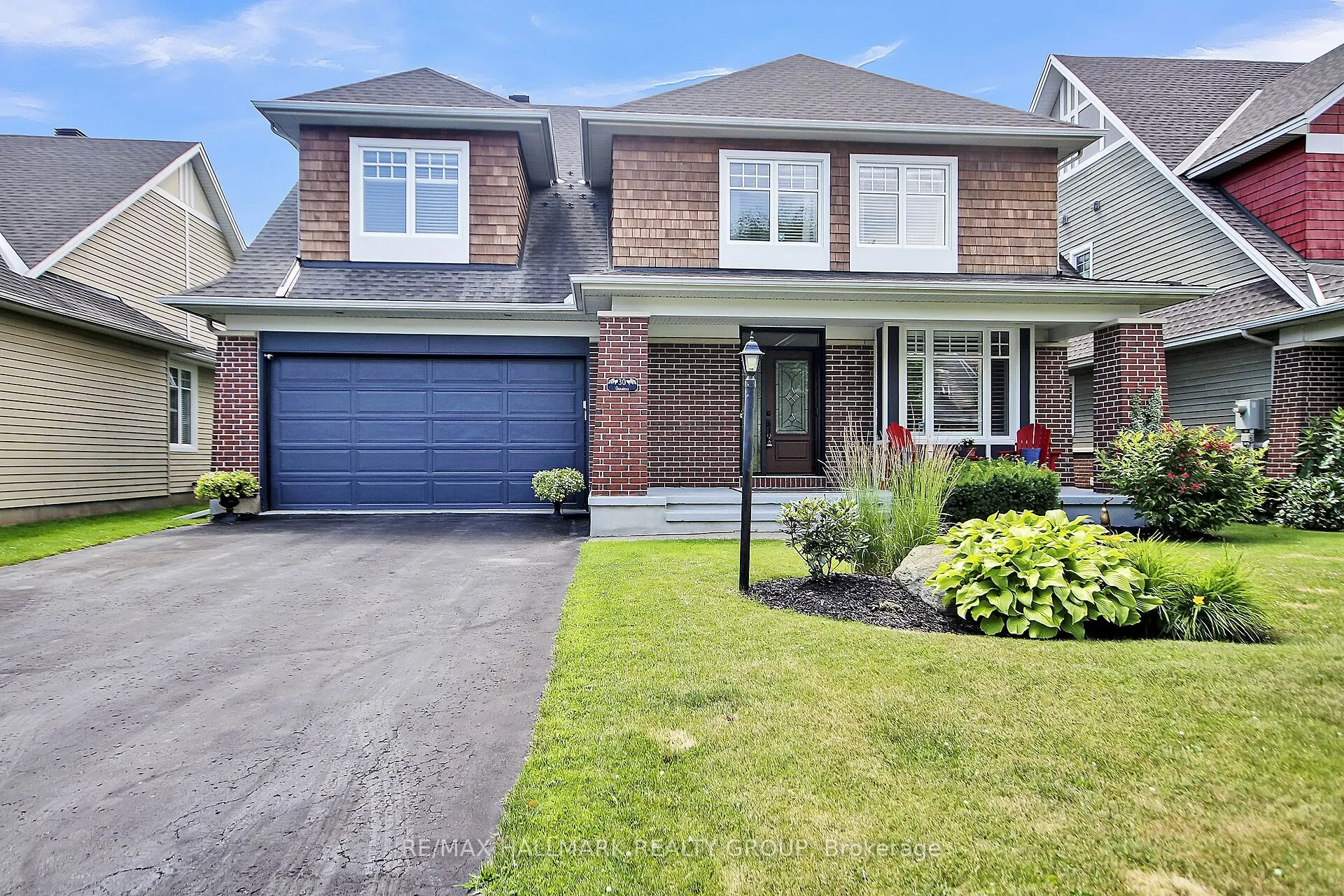 30 OAKBRIAR Crescent