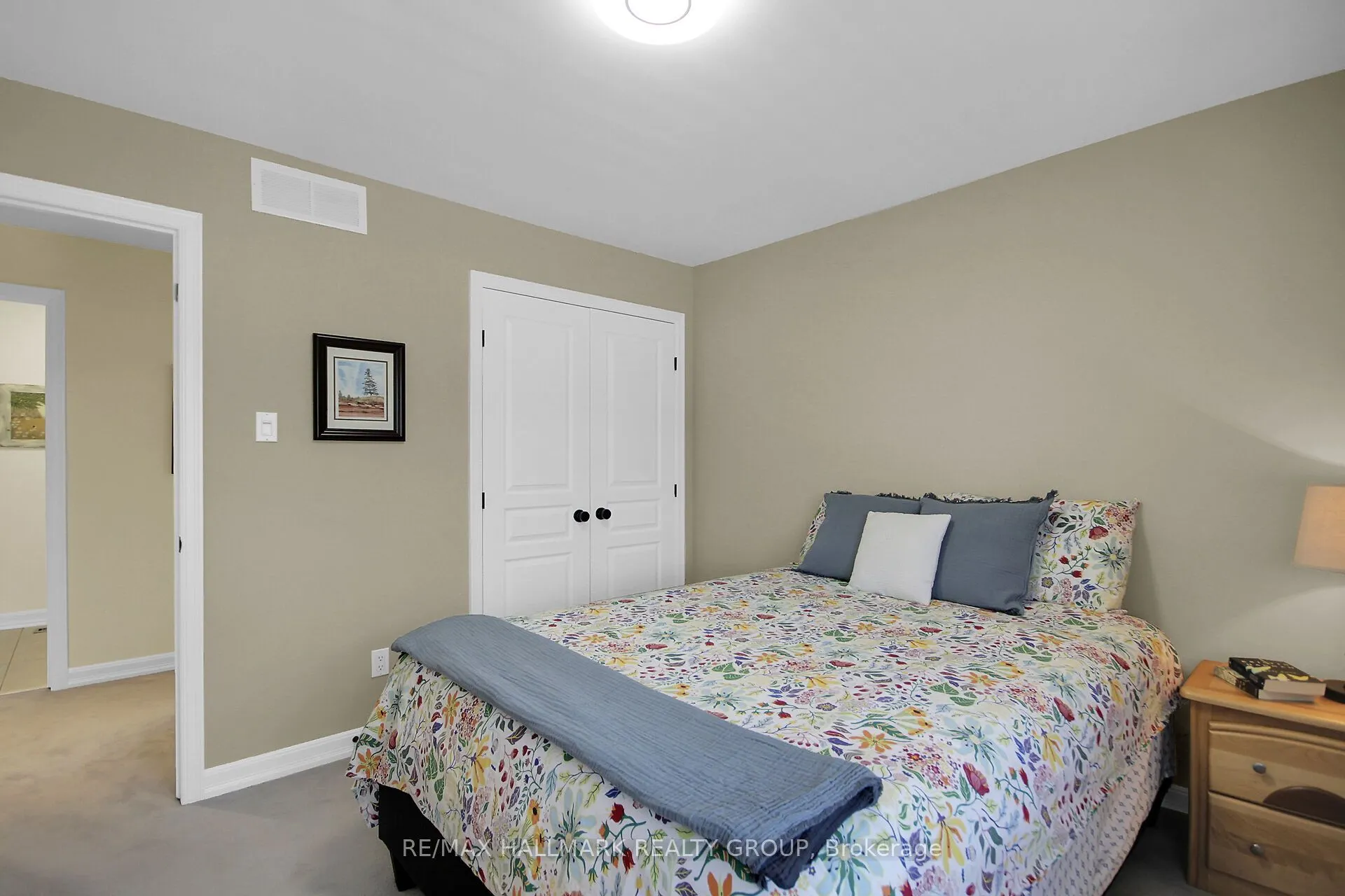 30 OAKBRIAR Crescent