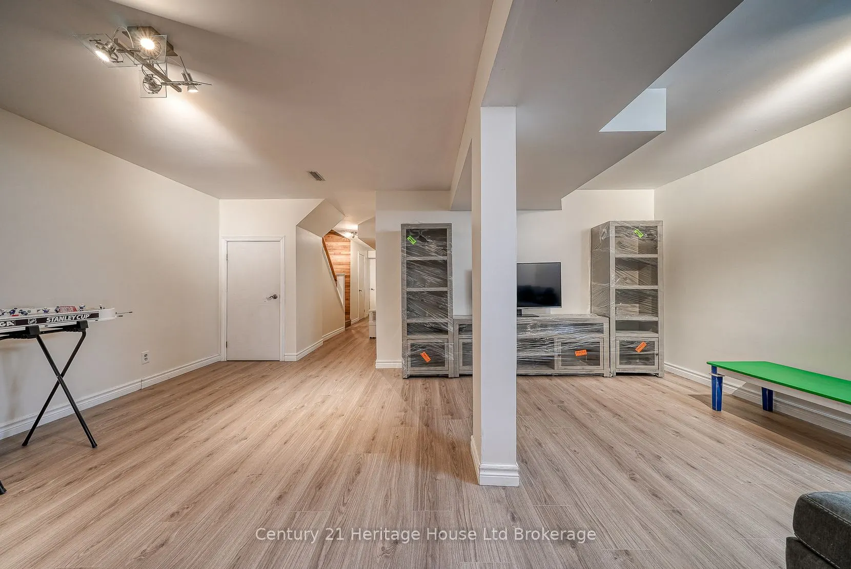 5 Mohican Drive