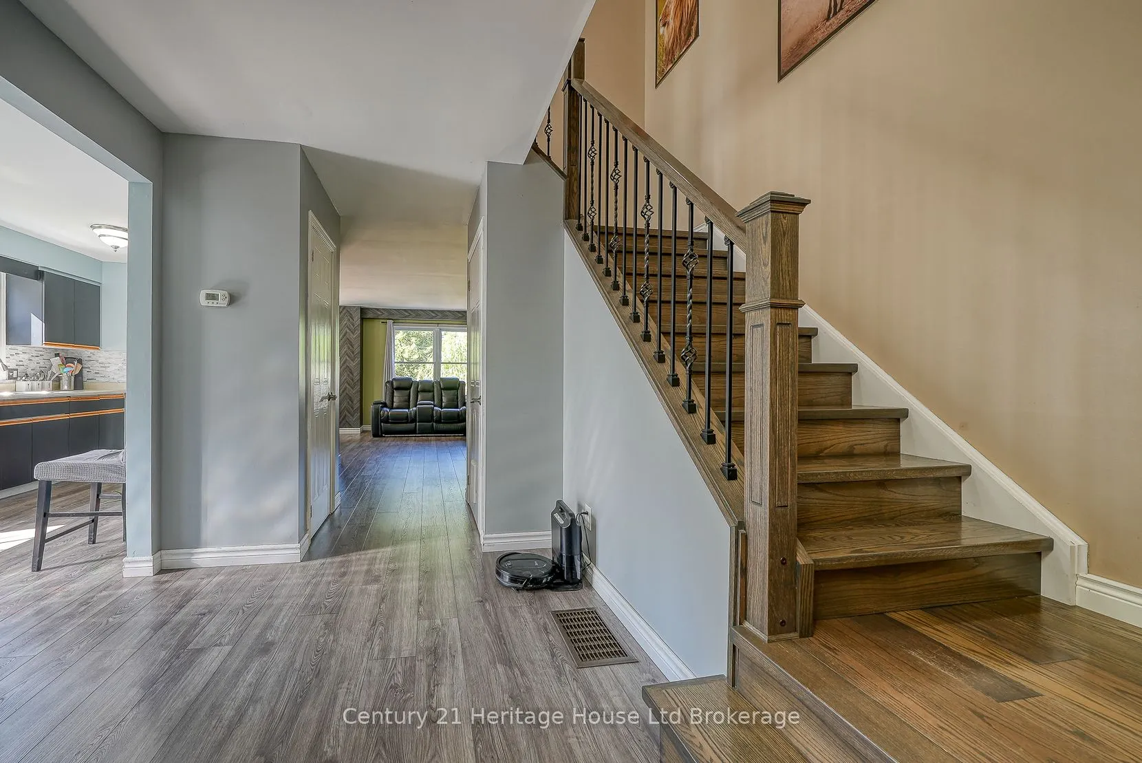 5 Mohican Drive