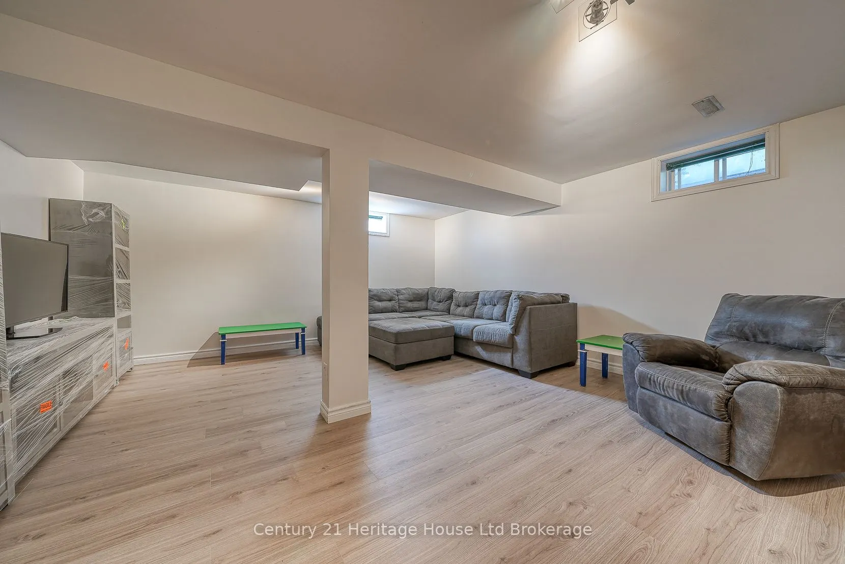 5 Mohican Drive