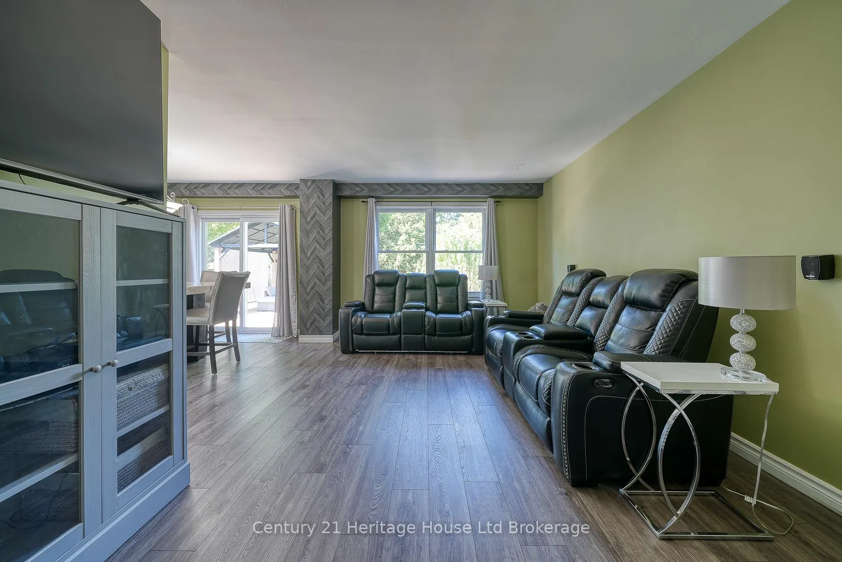 5 Mohican Drive